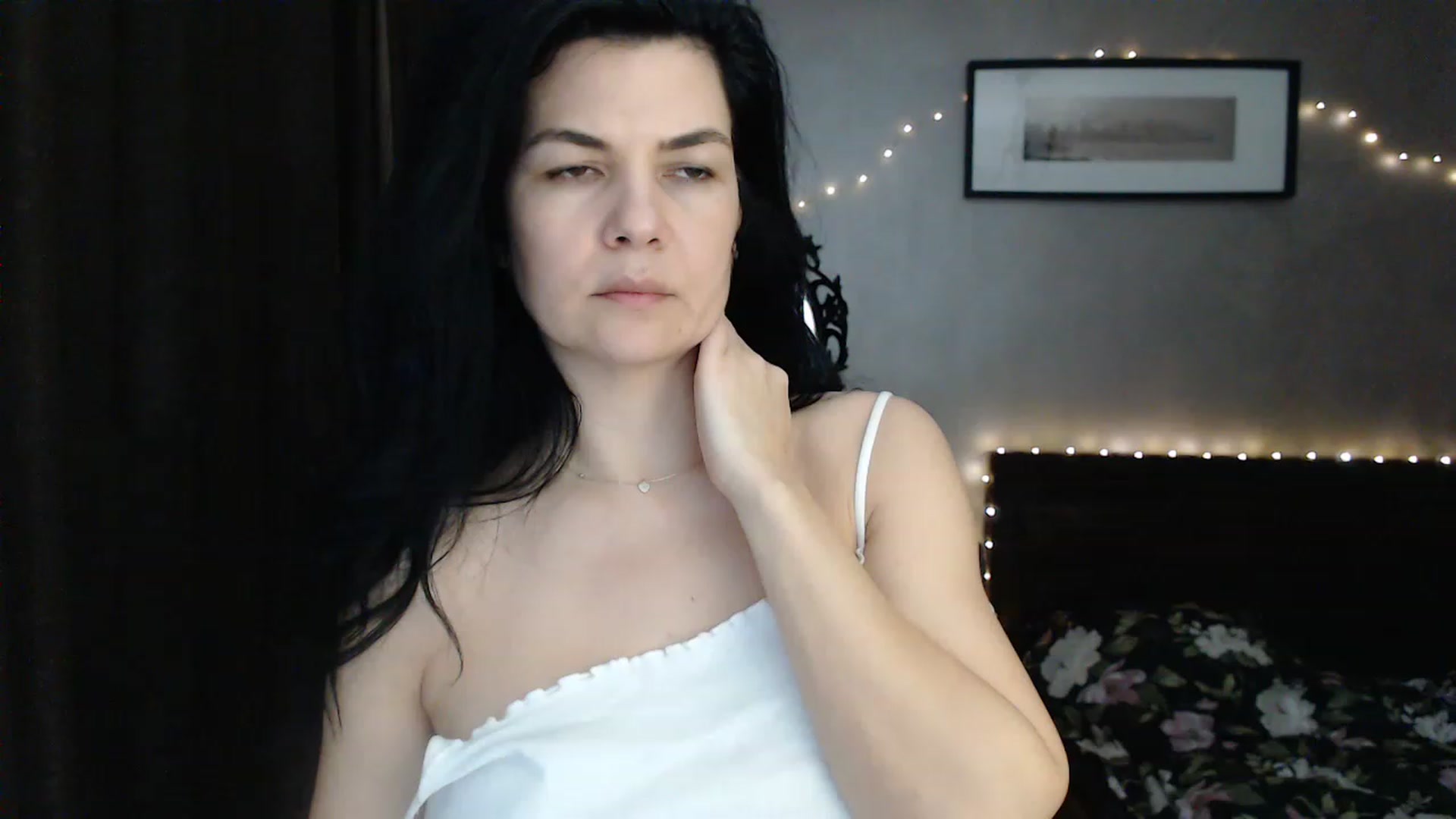 Gallery image thumbnail from Darkella's myfreecams stream on, 12/11/2022, 03:20 image 16 of 20