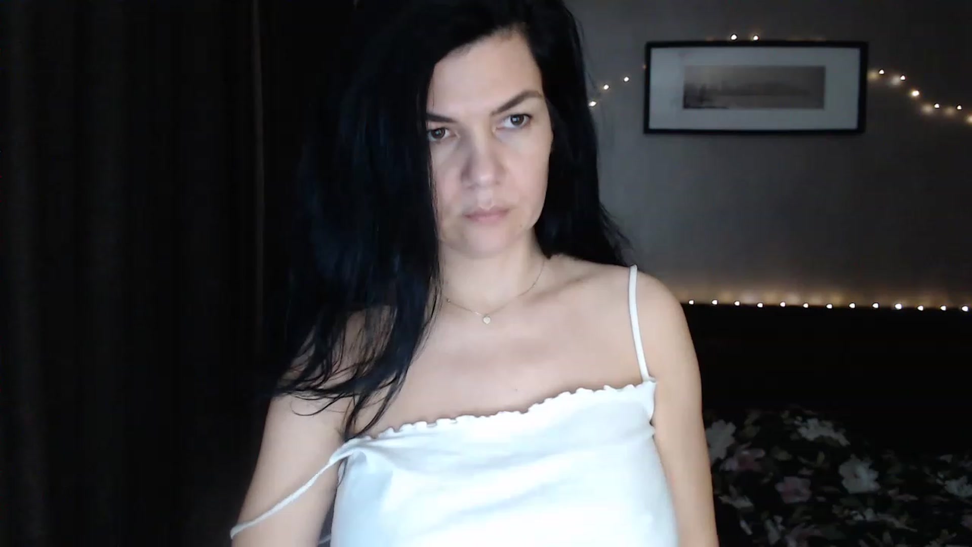 Gallery image thumbnail from Darkella's myfreecams stream on, 12/11/2022, 03:20 image 9 of 20