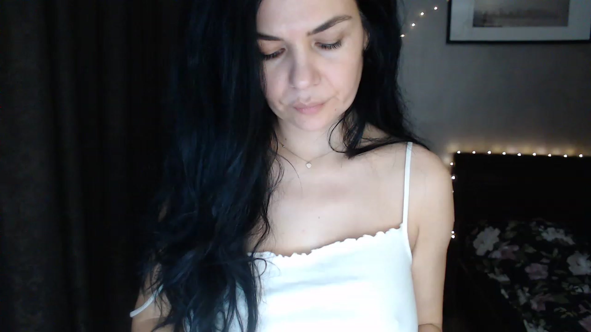 Gallery image thumbnail from Darkella's myfreecams stream on, 12/11/2022, 03:20 image 6 of 20