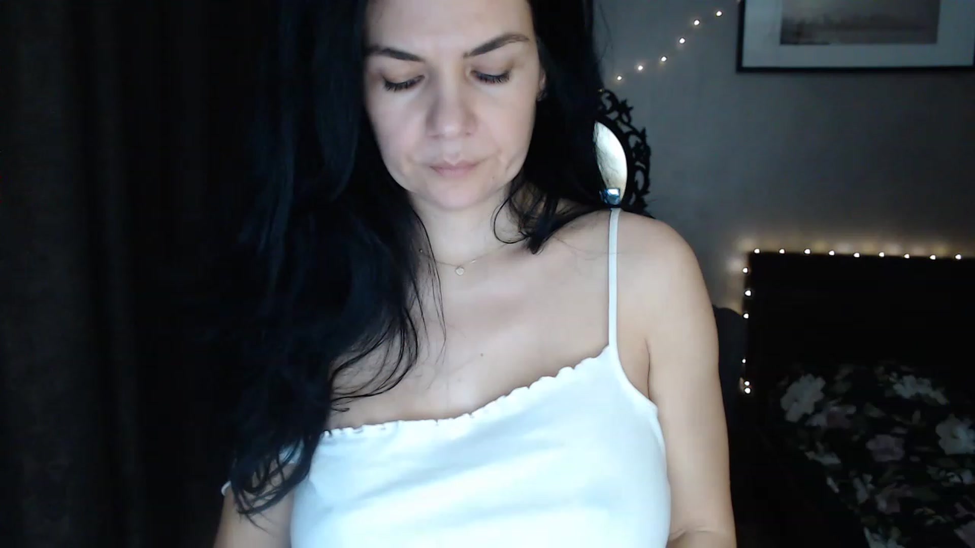 Gallery image thumbnail from Darkella's myfreecams stream on, 12/11/2022, 03:20 image 4 of 20