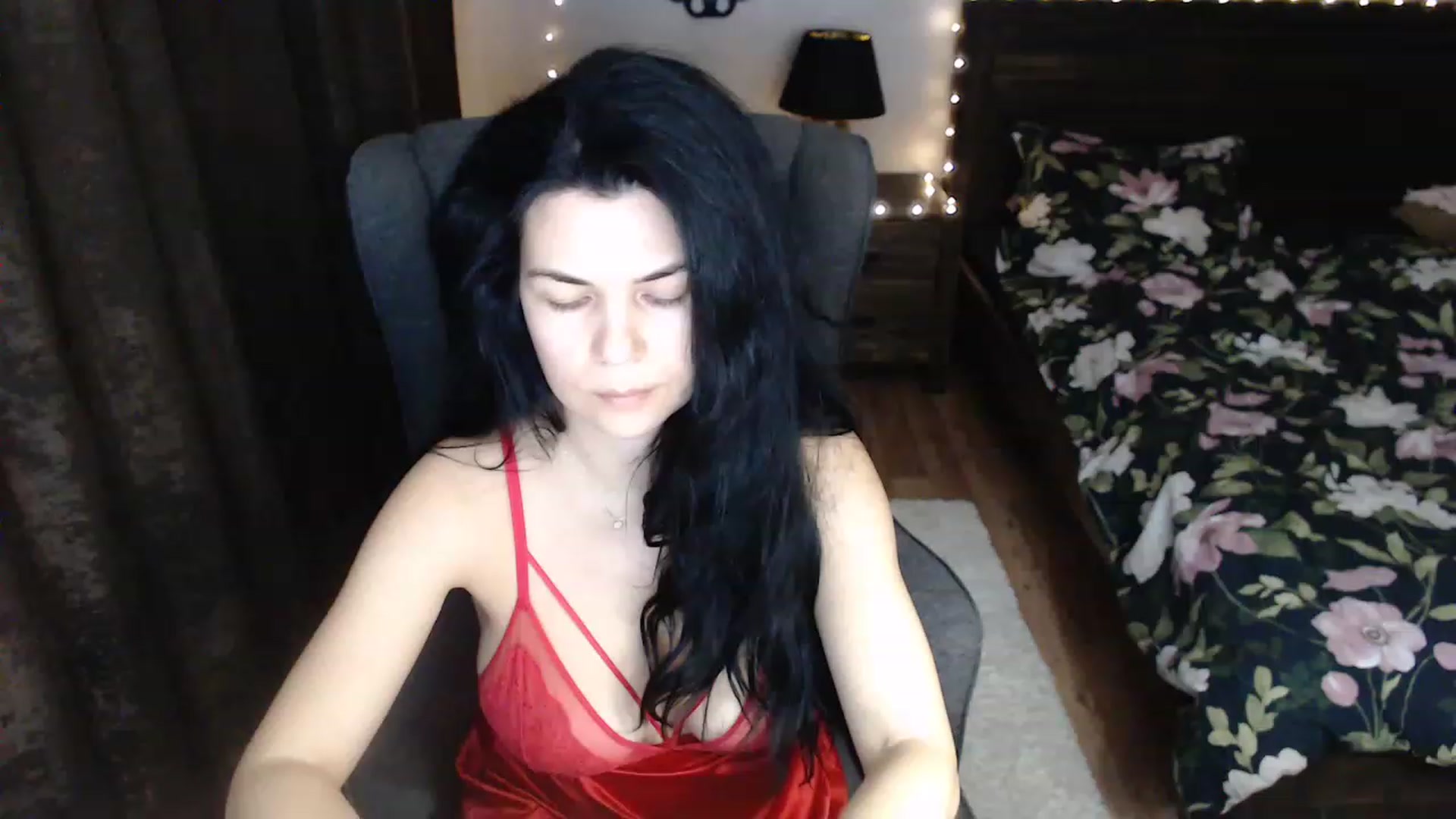Gallery image thumbnail from Darkella's myfreecams stream on, 12/12/2022, 24:01 image 7 of 20