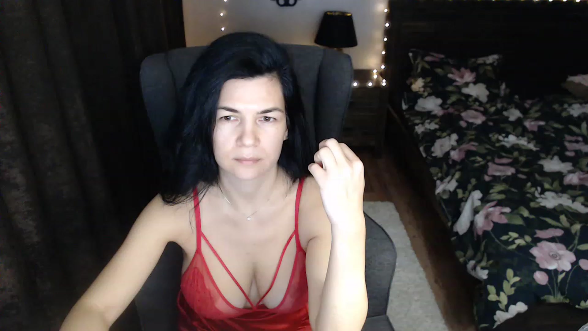 Gallery image thumbnail from Darkella's myfreecams stream on, 12/12/2022, 24:01 image 16 of 20