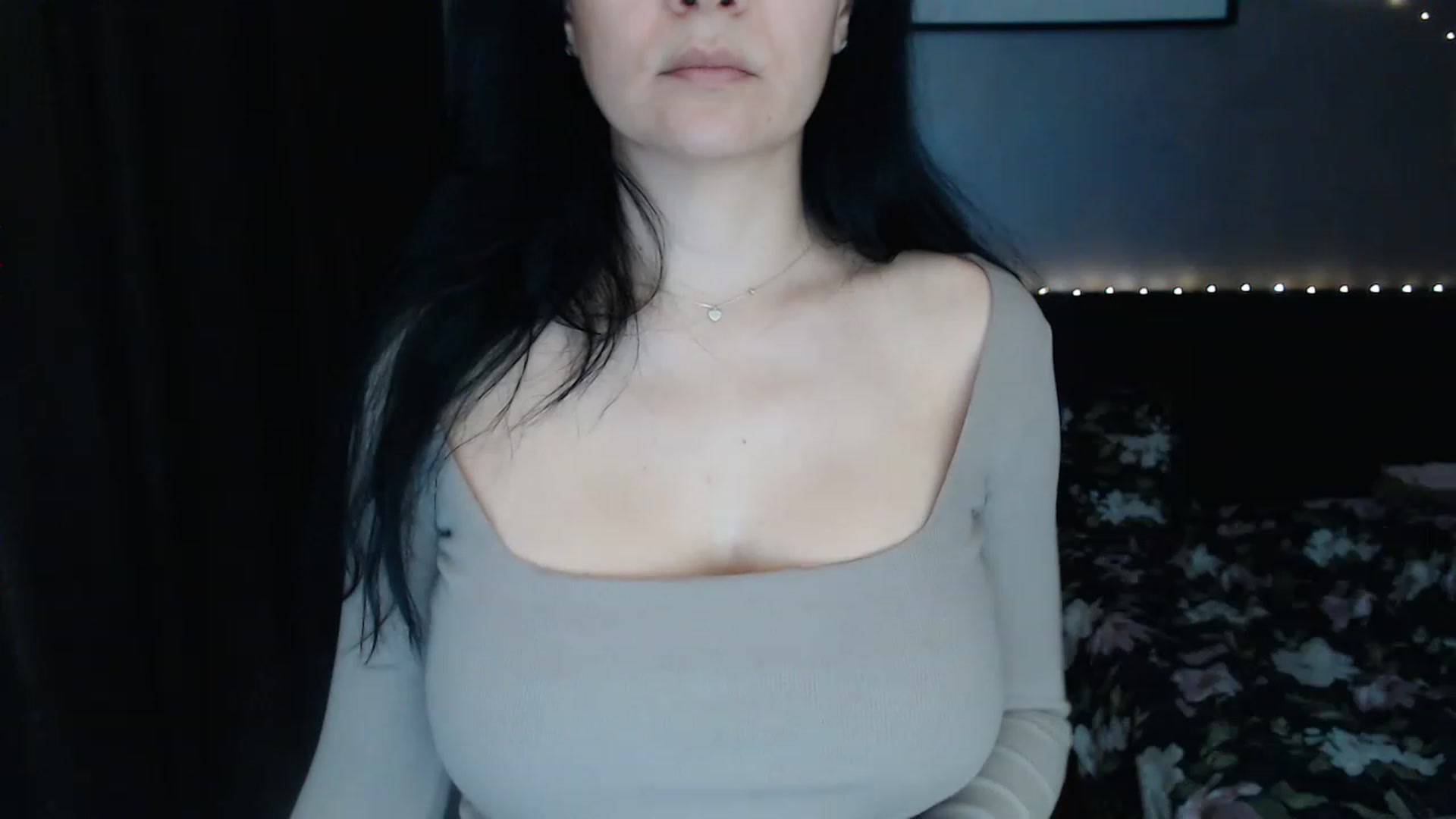 Gallery image thumbnail from Darkella's myfreecams stream on, 12/13/2022, 01:08 image 17 of 20