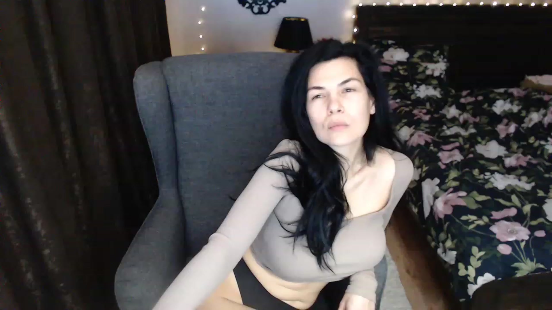 Gallery image thumbnail from Darkella's myfreecams stream on, 12/13/2022, 01:08 image 20 of 20