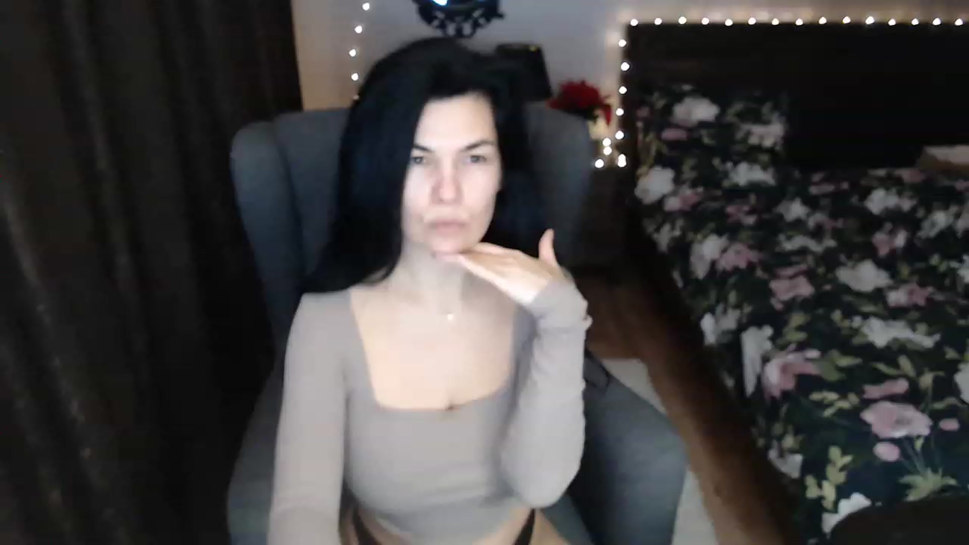 Gallery image thumbnail from Darkella's myfreecams stream on, 12/13/2022, 01:08 image 1 of 20
