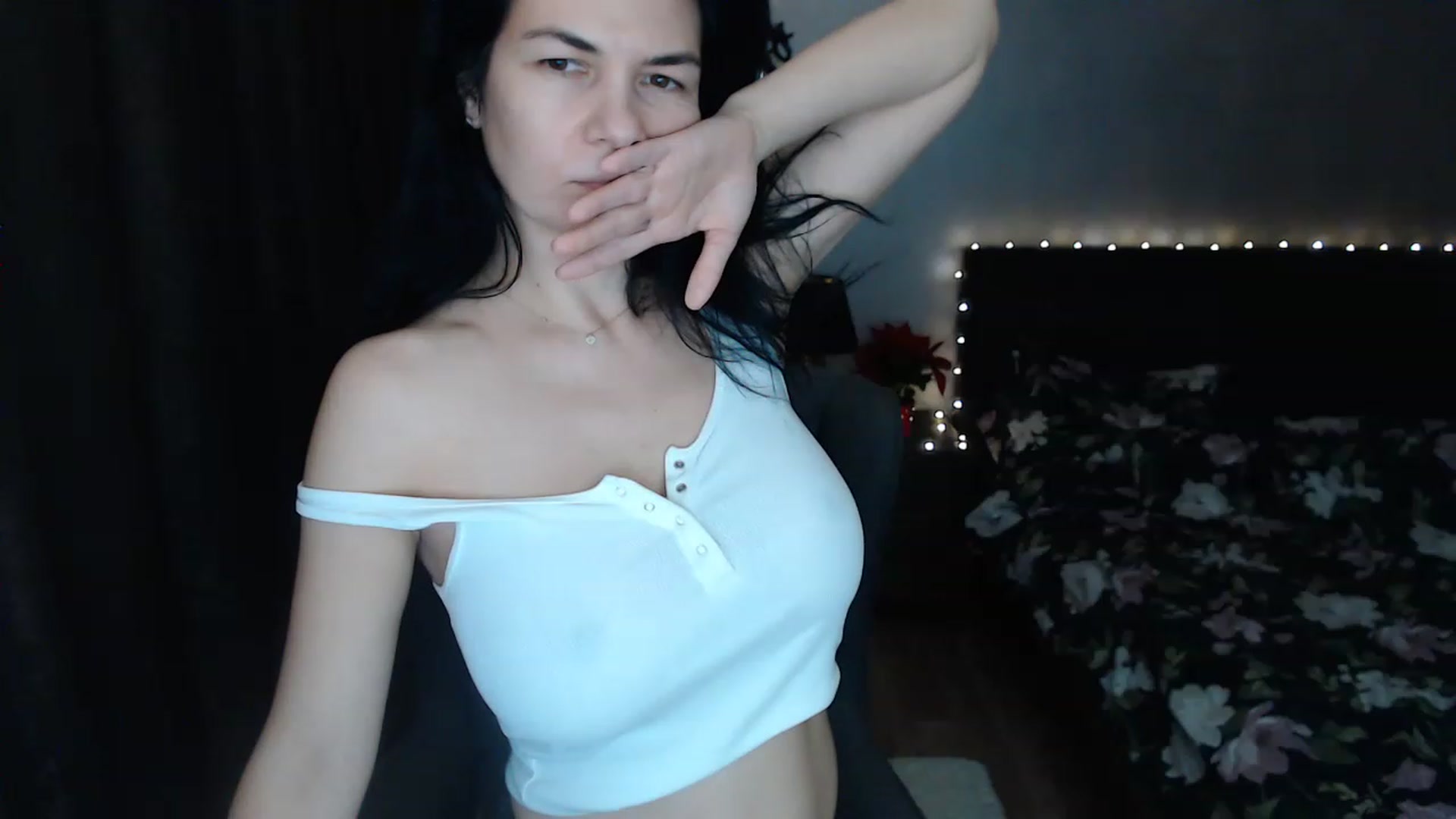 Gallery image thumbnail from Darkella's myfreecams stream on, 12/15/2022, 02:03 image 11 of 20