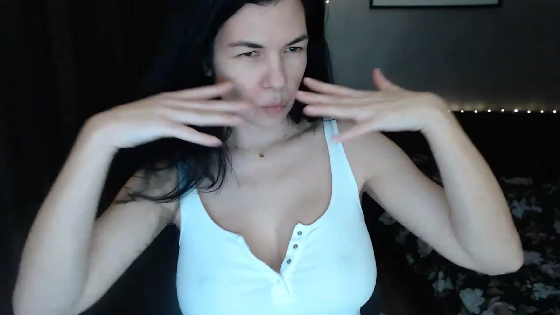 Gallery image thumbnail from Darkella's myfreecams stream on, 12/15/2022, 02:03 image 16 of 20