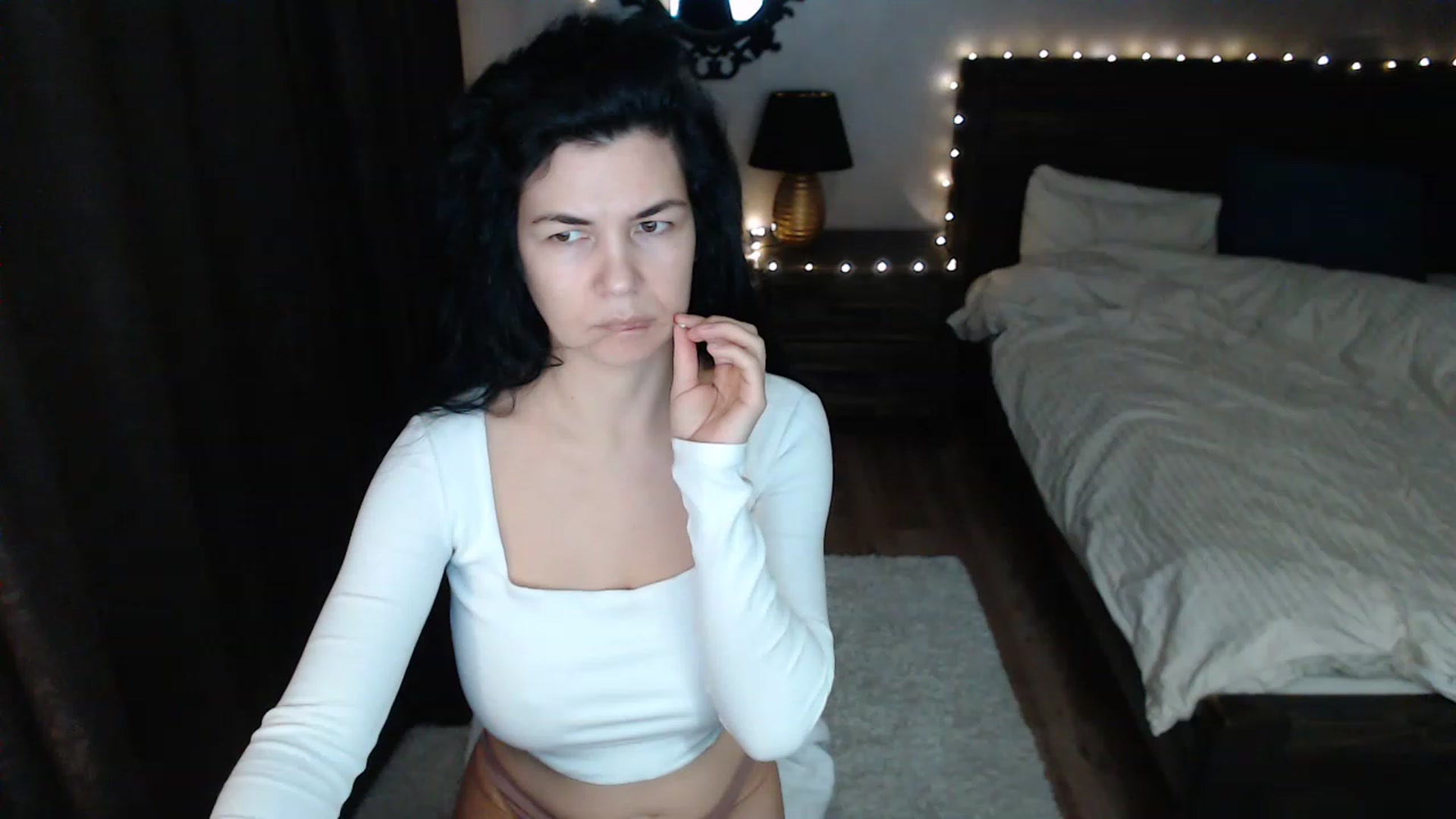 Gallery image thumbnail from Darkella's myfreecams stream on, 12/27/2022, 24:02 image 17 of 20