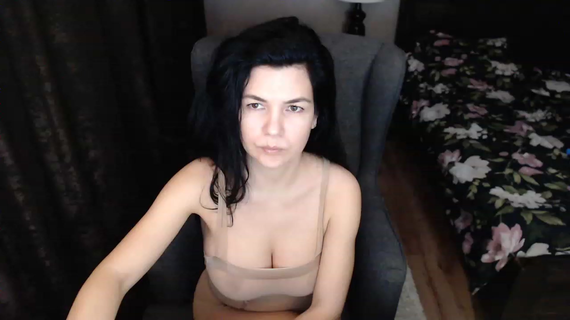 Gallery image thumbnail from Darkella's myfreecams stream on, 01/16/2023, 24:33 image 17 of 20