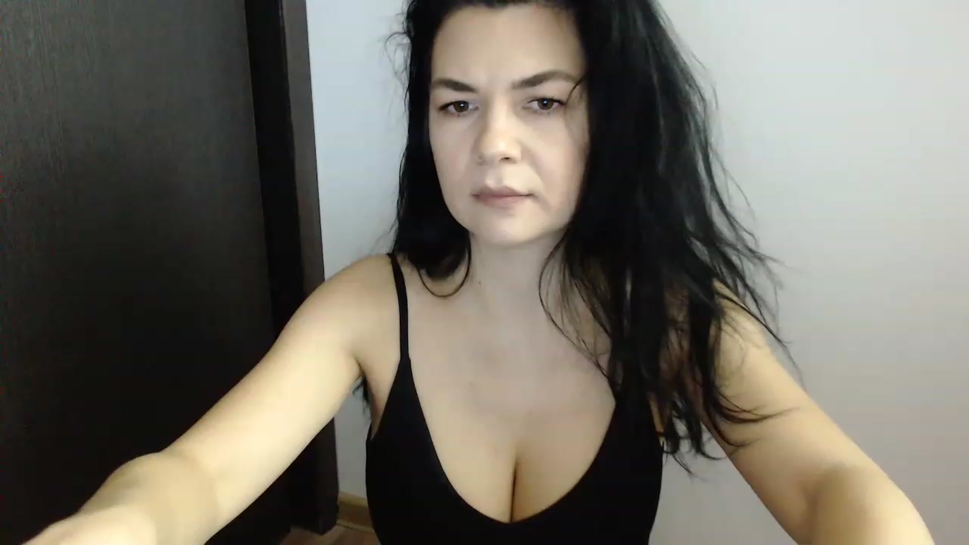 Gallery image thumbnail from Darkella's myfreecams stream on, 02/06/2023, 24:36 image 16 of 20