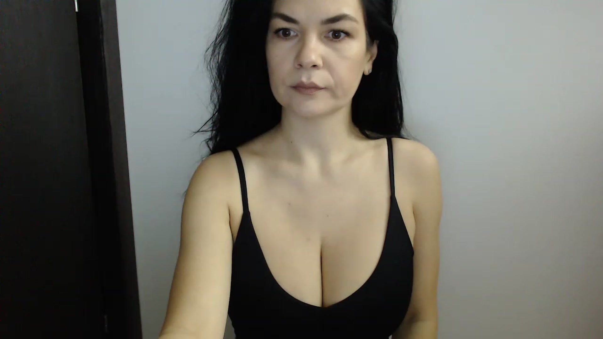 Gallery image thumbnail from Darkella's myfreecams stream on, 02/06/2023, 24:36 image 4 of 20