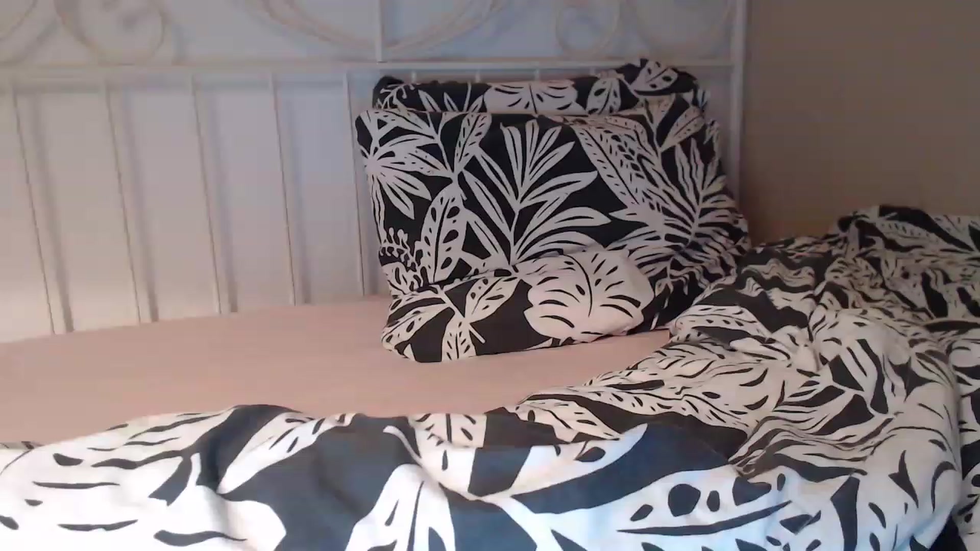Gallery image thumbnail from Darkella's myfreecams stream on, 02/07/2023, 23:35 image 14 of 20