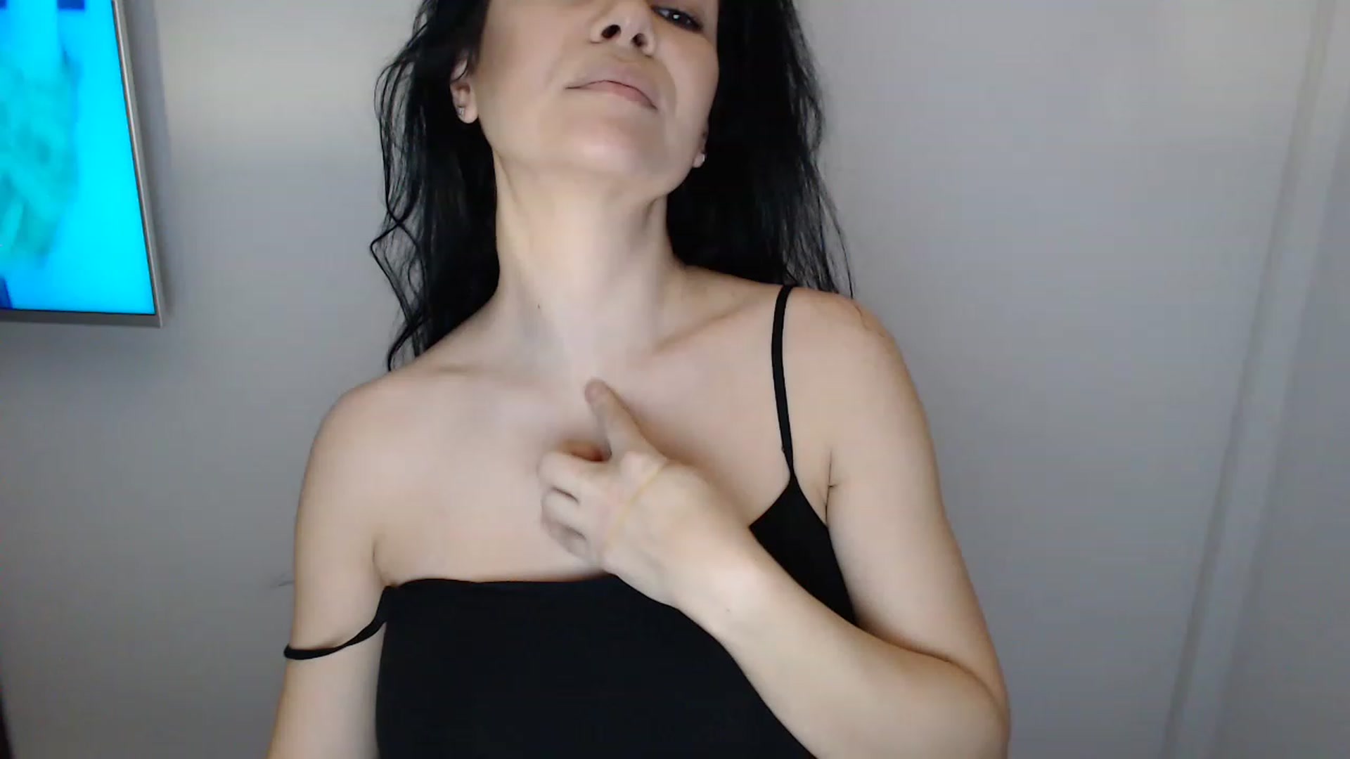 Gallery image thumbnail from Darkella's myfreecams stream on, 02/10/2023, 24:52 image 19 of 20