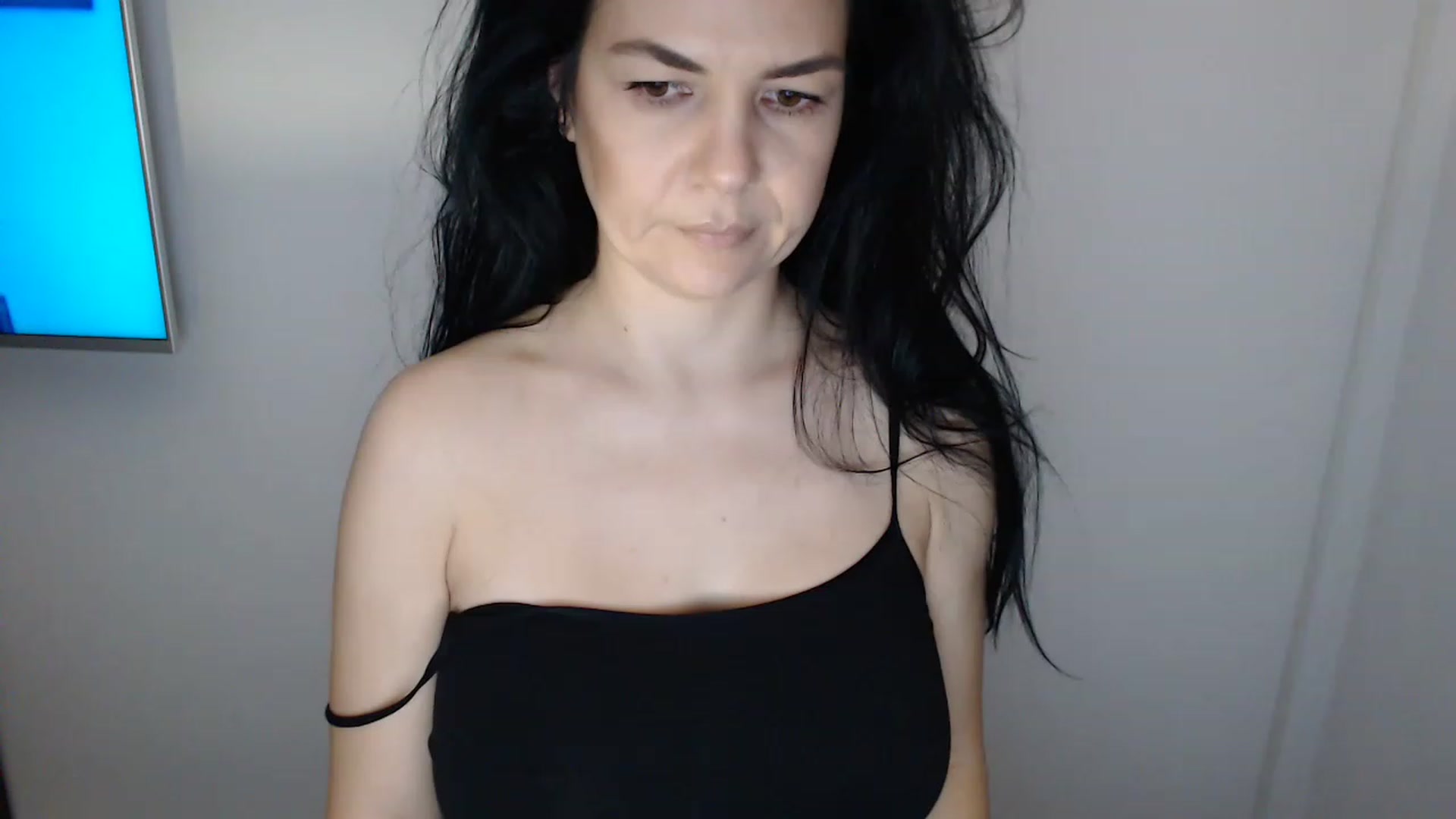Gallery image thumbnail from Darkella's myfreecams stream on, 02/10/2023, 01:07 image 17 of 20