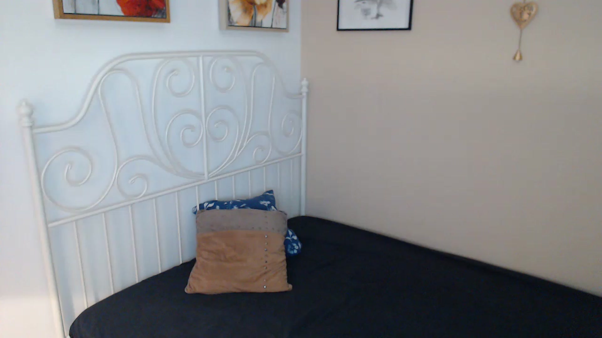 Gallery image thumbnail from Darkella's myfreecams stream on, 03/02/2023, 24:39 image 17 of 20