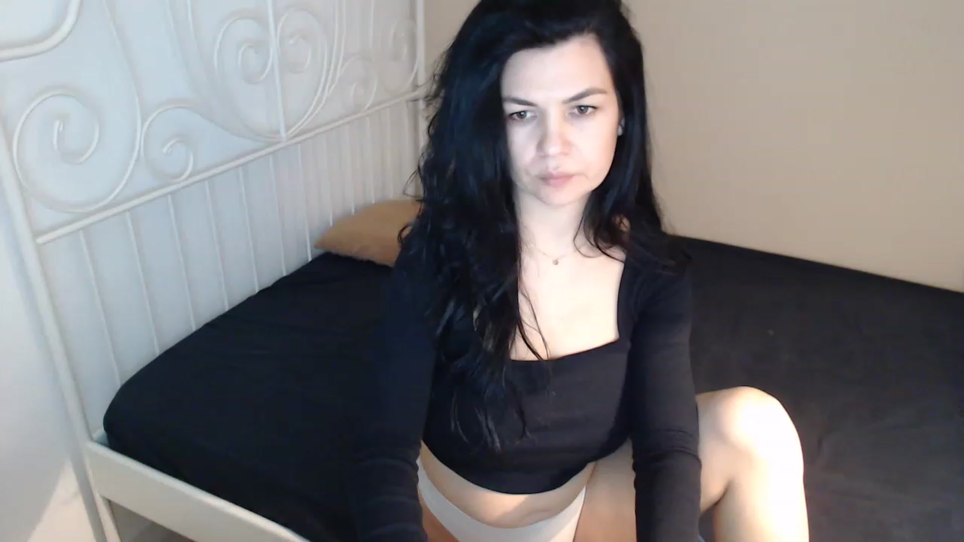 Gallery image thumbnail from Darkella's myfreecams stream on, 03/07/2023, 24:59 image 9 of 20