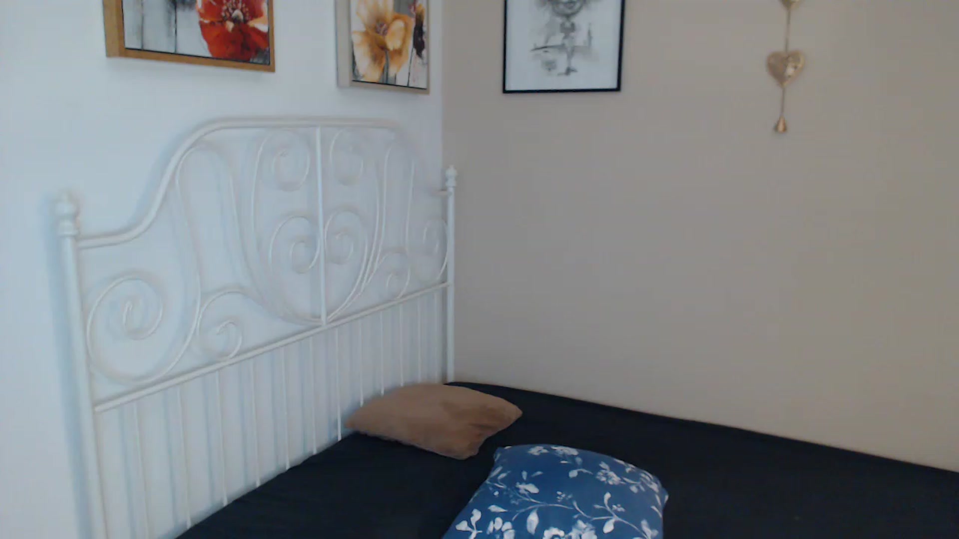 Gallery image thumbnail from Darkella's myfreecams stream on, 03/07/2023, 24:59 image 18 of 20