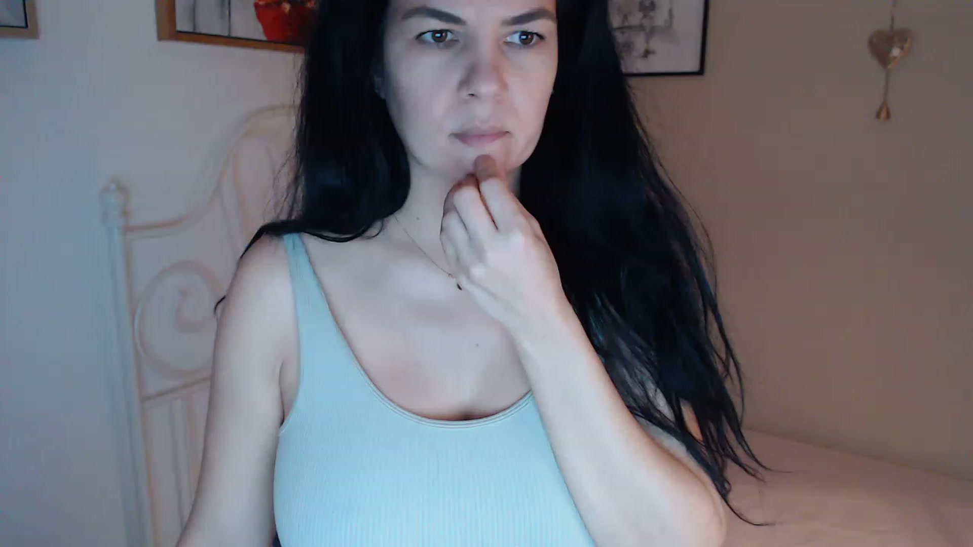 Gallery image thumbnail from Darkella's myfreecams stream on, 03/09/2023, 24:36 image 20 of 20