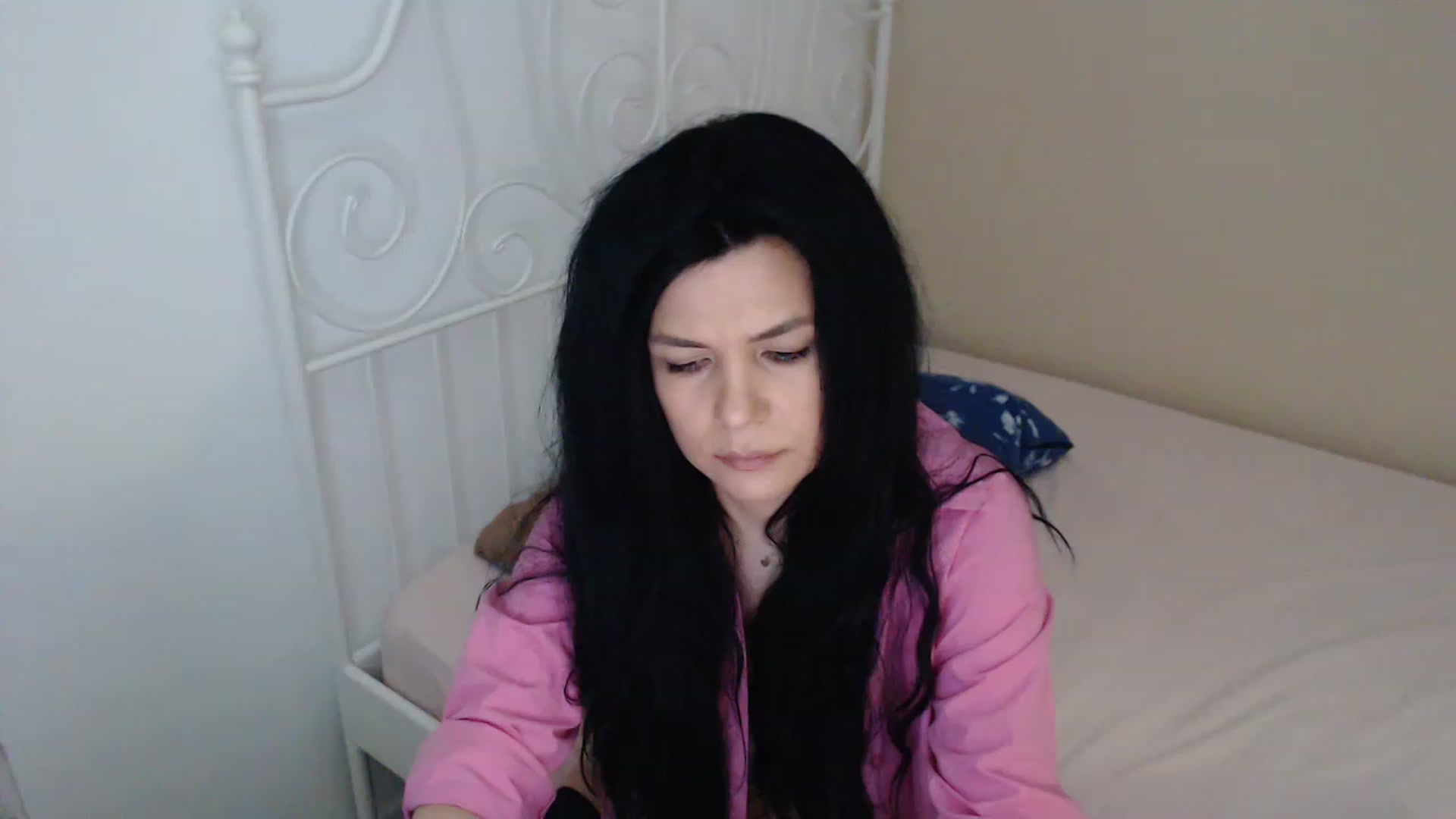 Gallery image thumbnail from Darkella's myfreecams stream on, 03/11/2023, 23:20 image 8 of 20