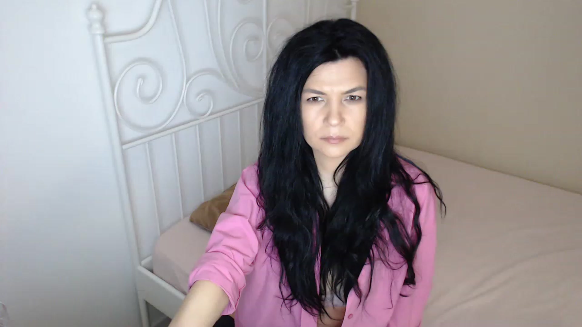 Gallery image thumbnail from Darkella's myfreecams stream on, 03/11/2023, 23:20 image 2 of 20