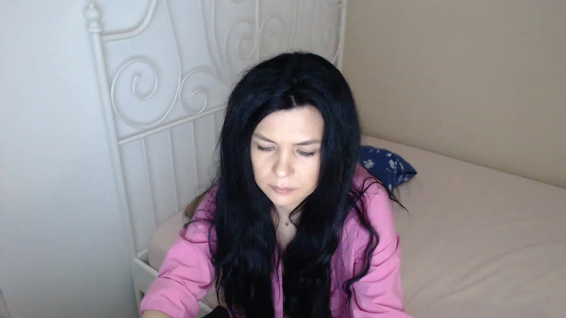 Gallery image thumbnail from Darkella's myfreecams stream on, 03/11/2023, 23:20 image 7 of 20
