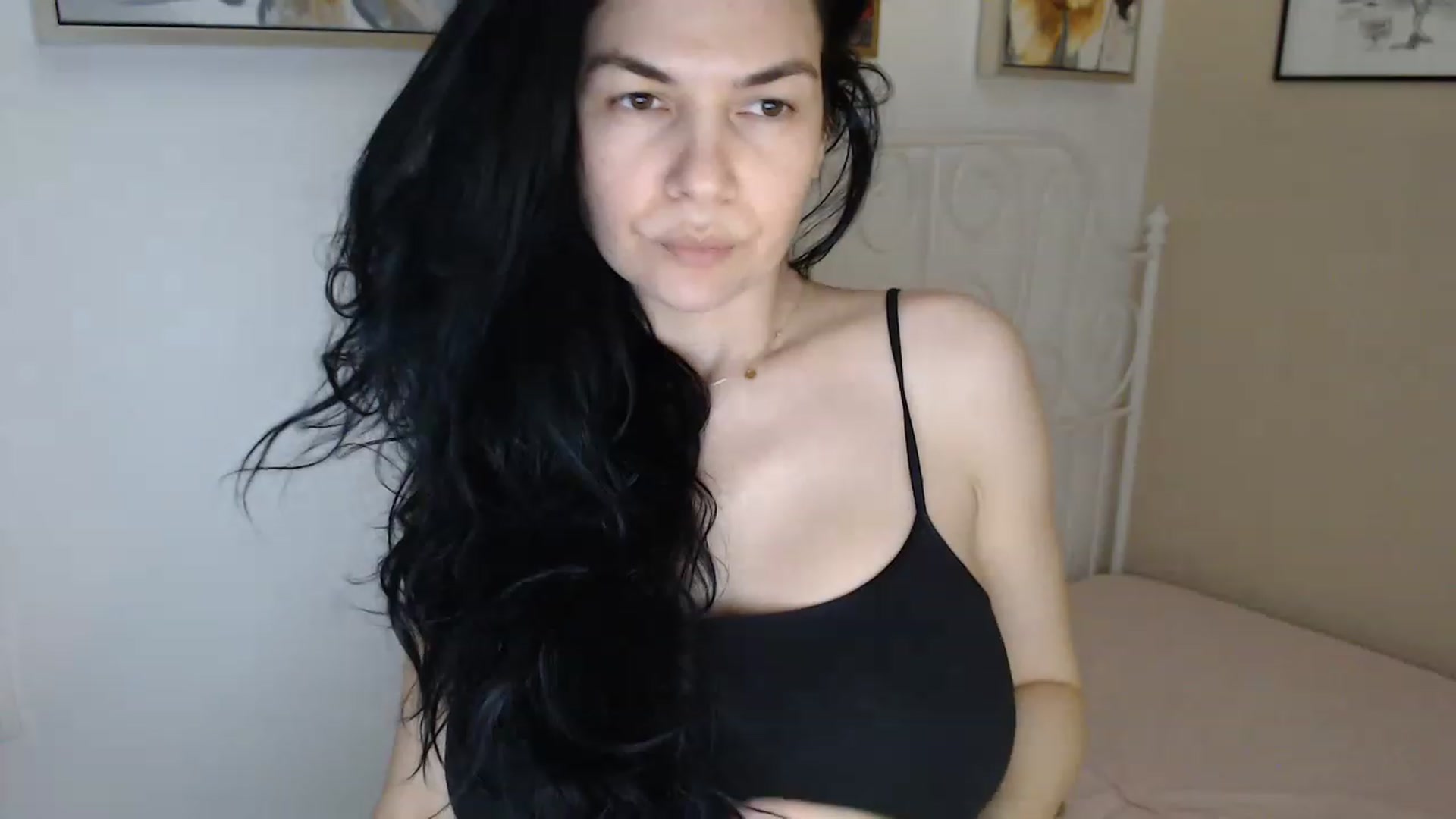Gallery image thumbnail from Darkella's myfreecams stream on, 03/13/2023, 24:12 image 17 of 20