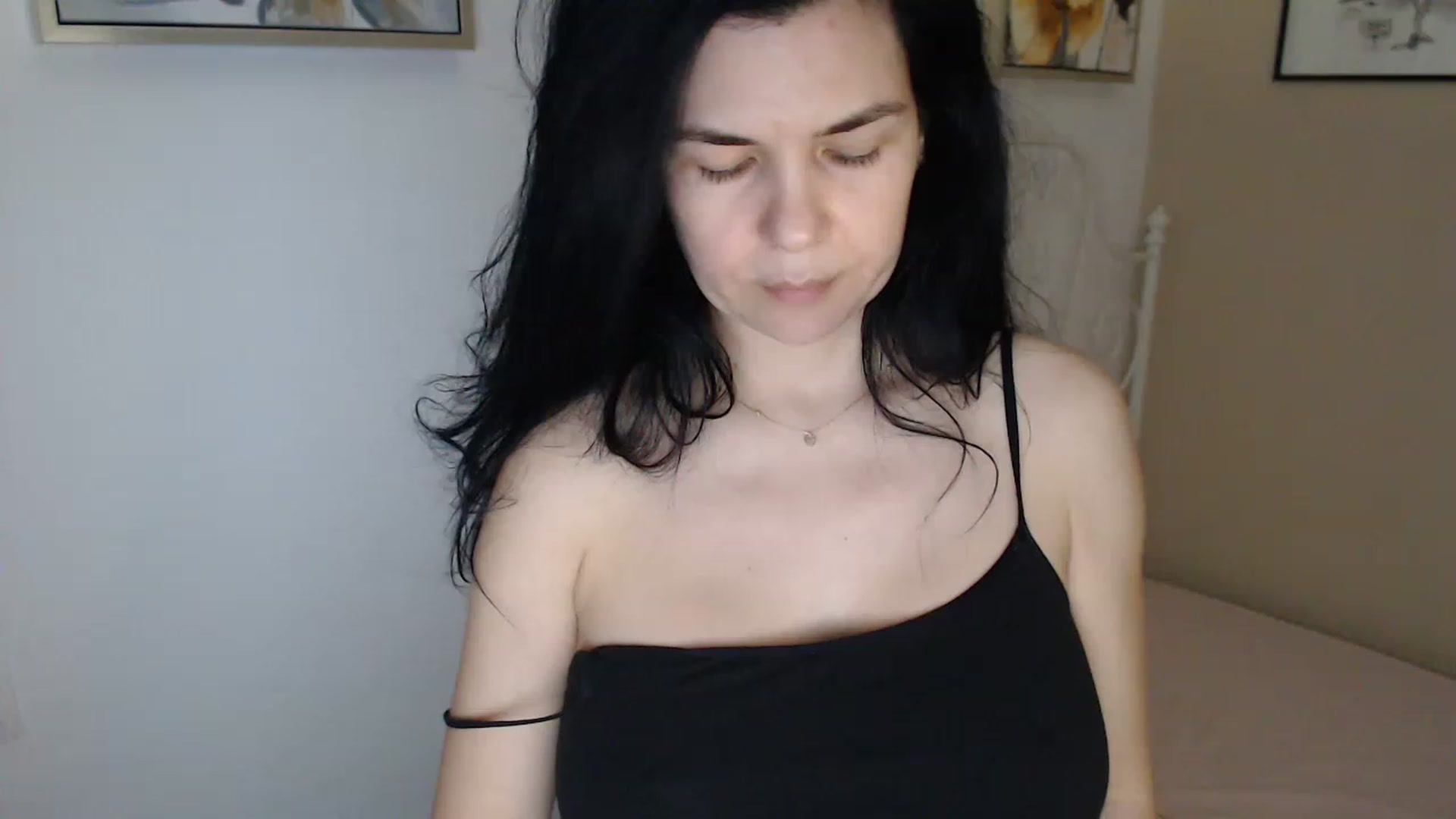 Gallery image thumbnail from Darkella's myfreecams stream on, 03/13/2023, 24:12 image 12 of 20