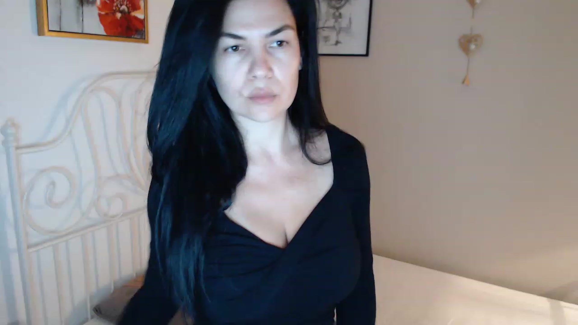 Gallery image thumbnail from Darkella's myfreecams stream on, 03/25/2023, 23:05 image 16 of 20
