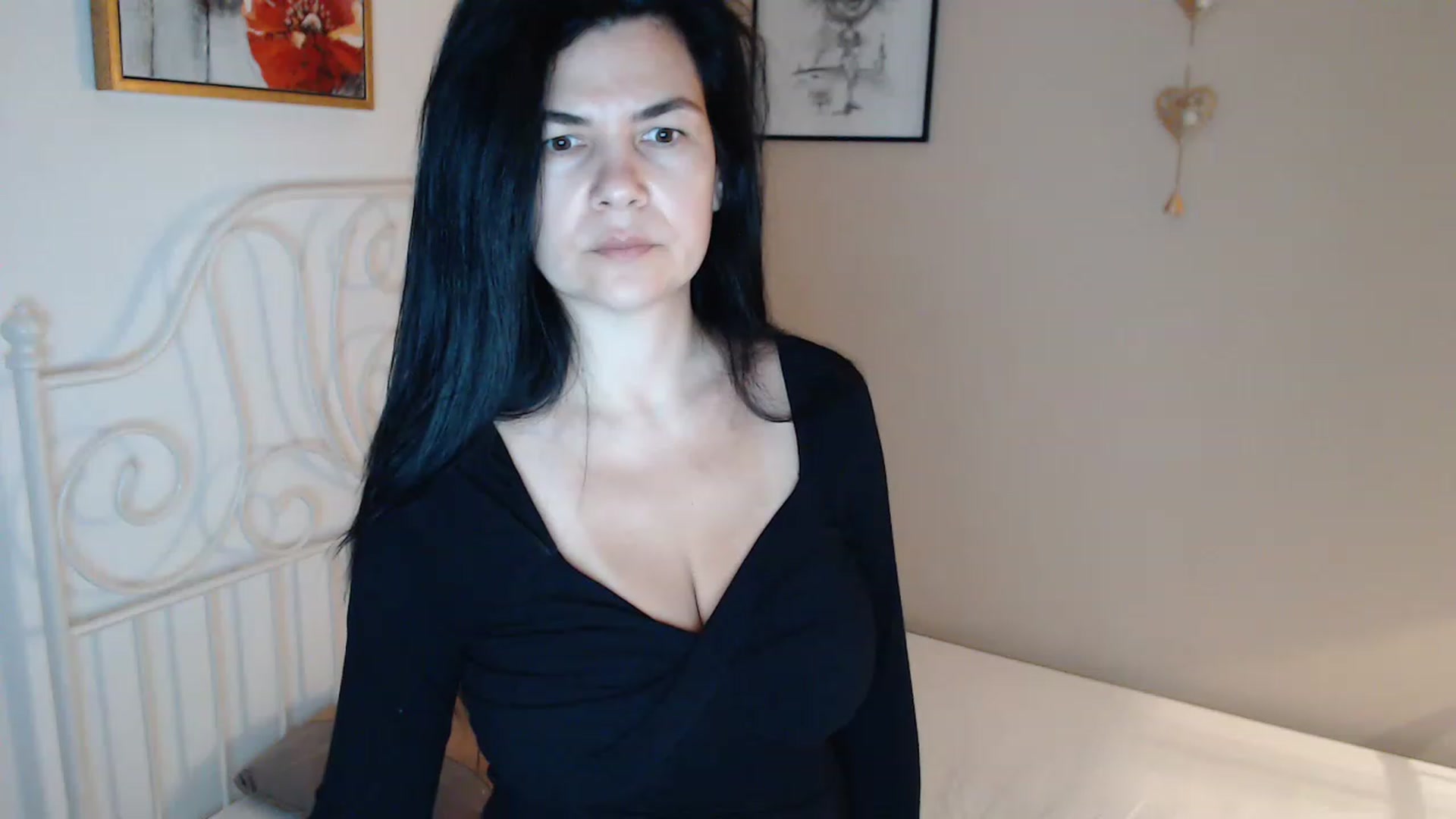 Gallery image thumbnail from Darkella's myfreecams stream on, 03/25/2023, 23:05 image 11 of 20