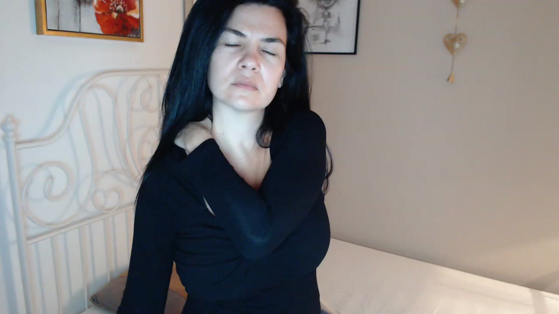 Gallery image thumbnail from Darkella's myfreecams stream on, 03/25/2023, 23:05 image 8 of 20