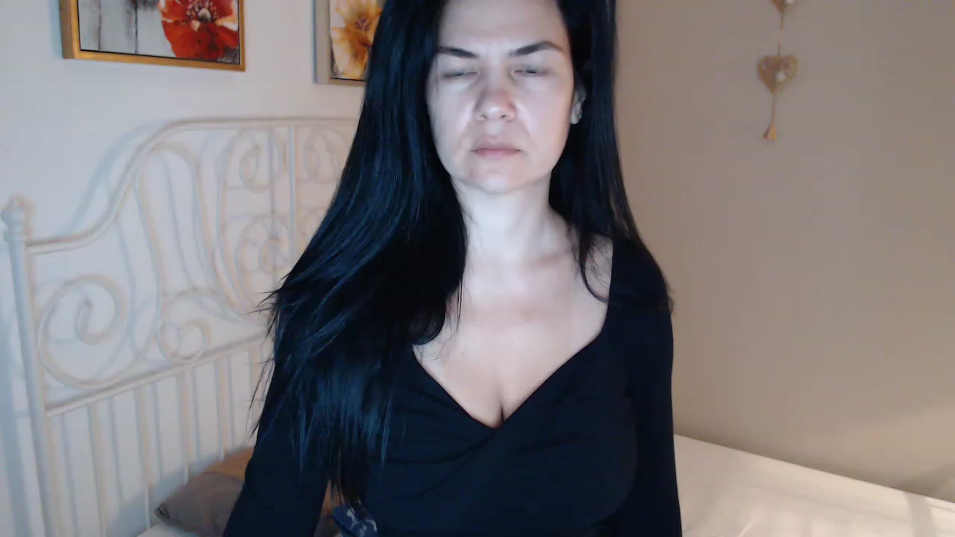 Gallery image thumbnail from Darkella's myfreecams stream on, 03/25/2023, 23:05 image 19 of 20