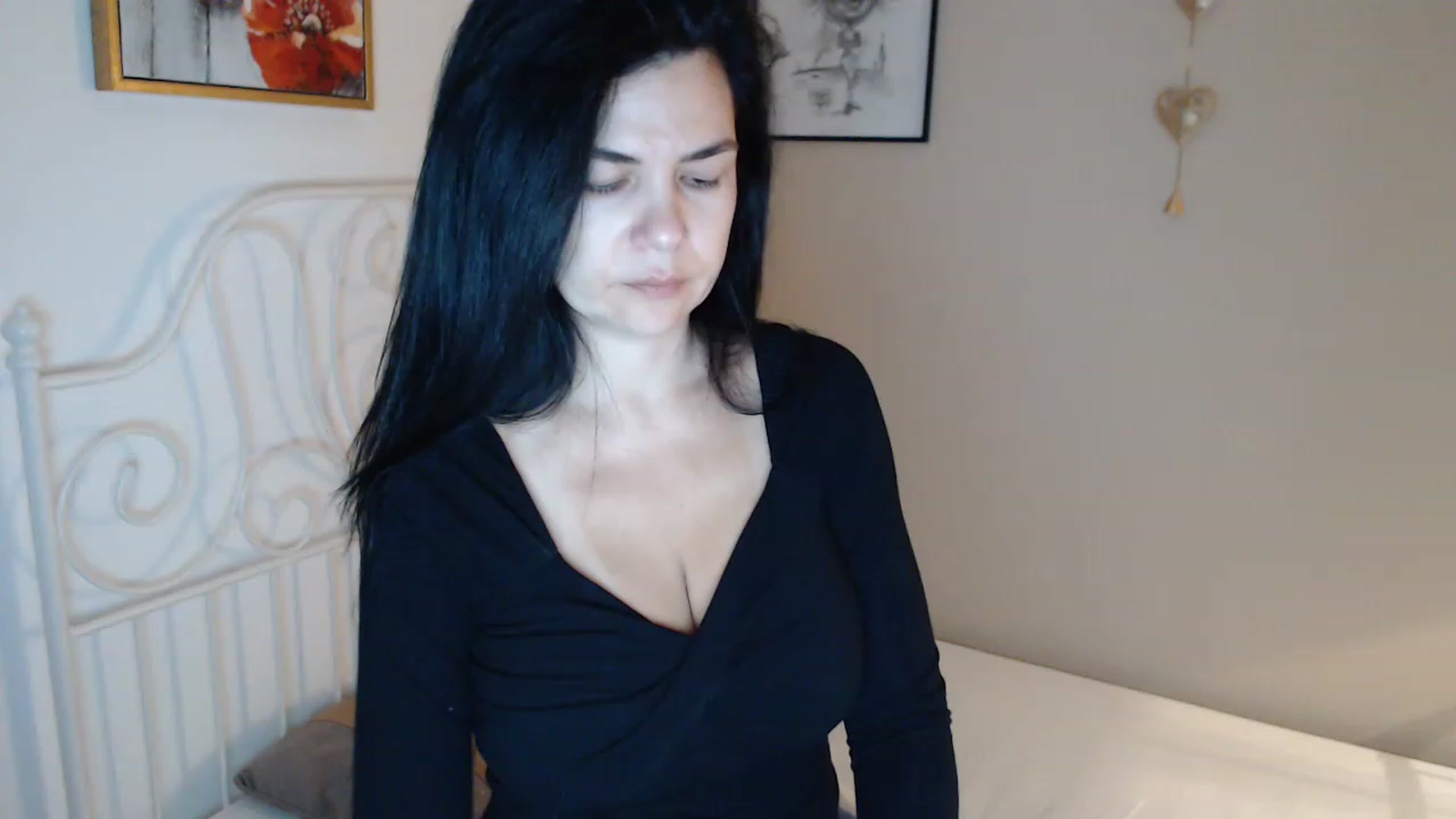 Gallery image thumbnail from Darkella's myfreecams stream on, 03/25/2023, 23:05 image 10 of 20