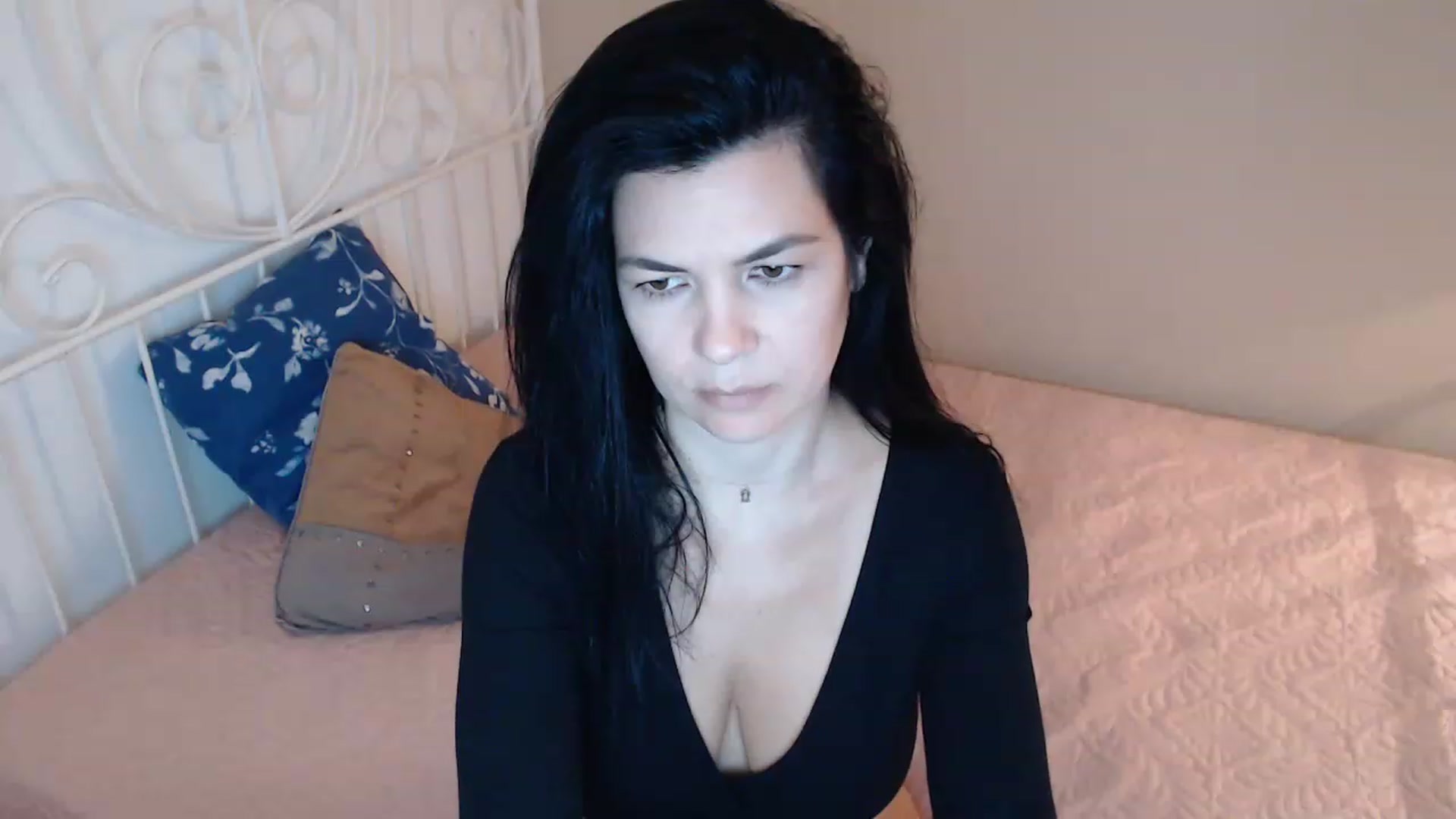 Gallery image thumbnail from Darkella's myfreecams stream on, 03/28/2023, 23:27 image 15 of 20