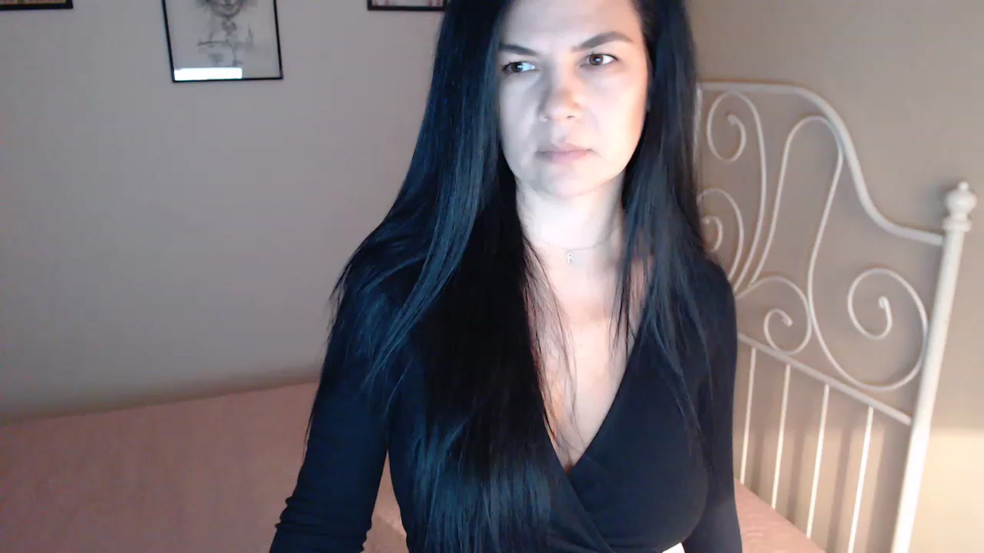 Gallery image thumbnail from Darkella's myfreecams stream on, 03/29/2023, 23:41 image 16 of 20