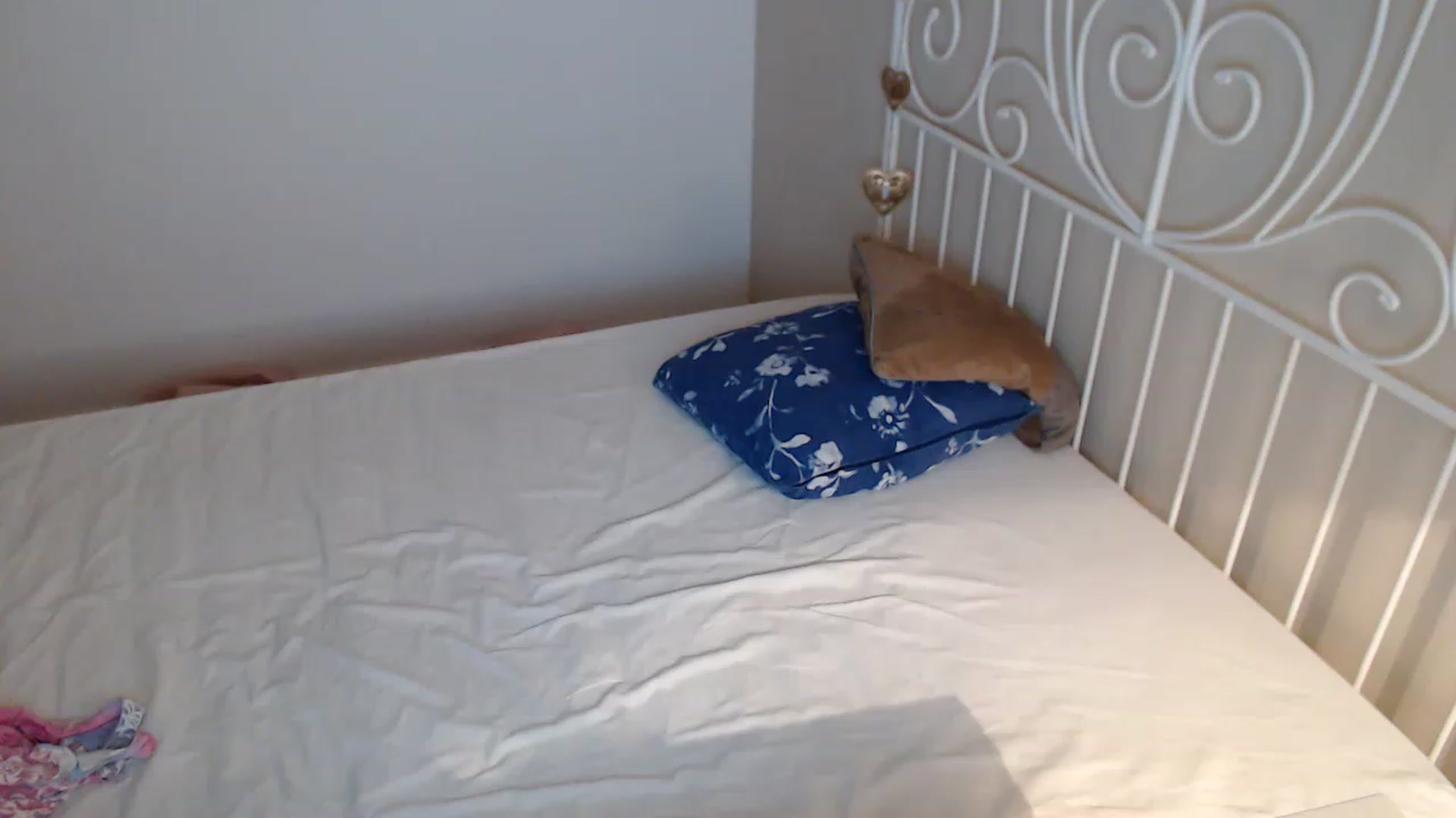 Gallery image thumbnail from Darkella's myfreecams stream on, 04/01/2023, 24:51 image 6 of 20