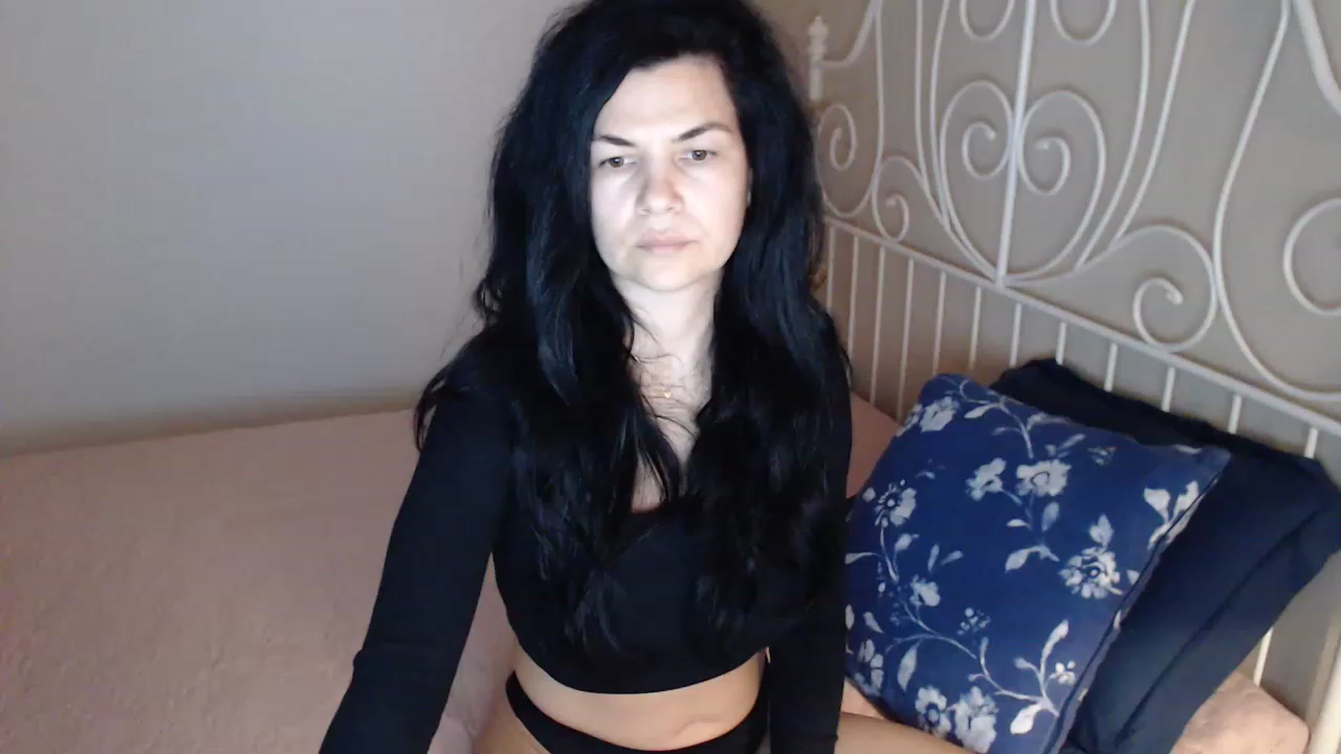 Gallery image thumbnail from Darkella's myfreecams stream on, 04/03/2023, 22:59 image 6 of 20