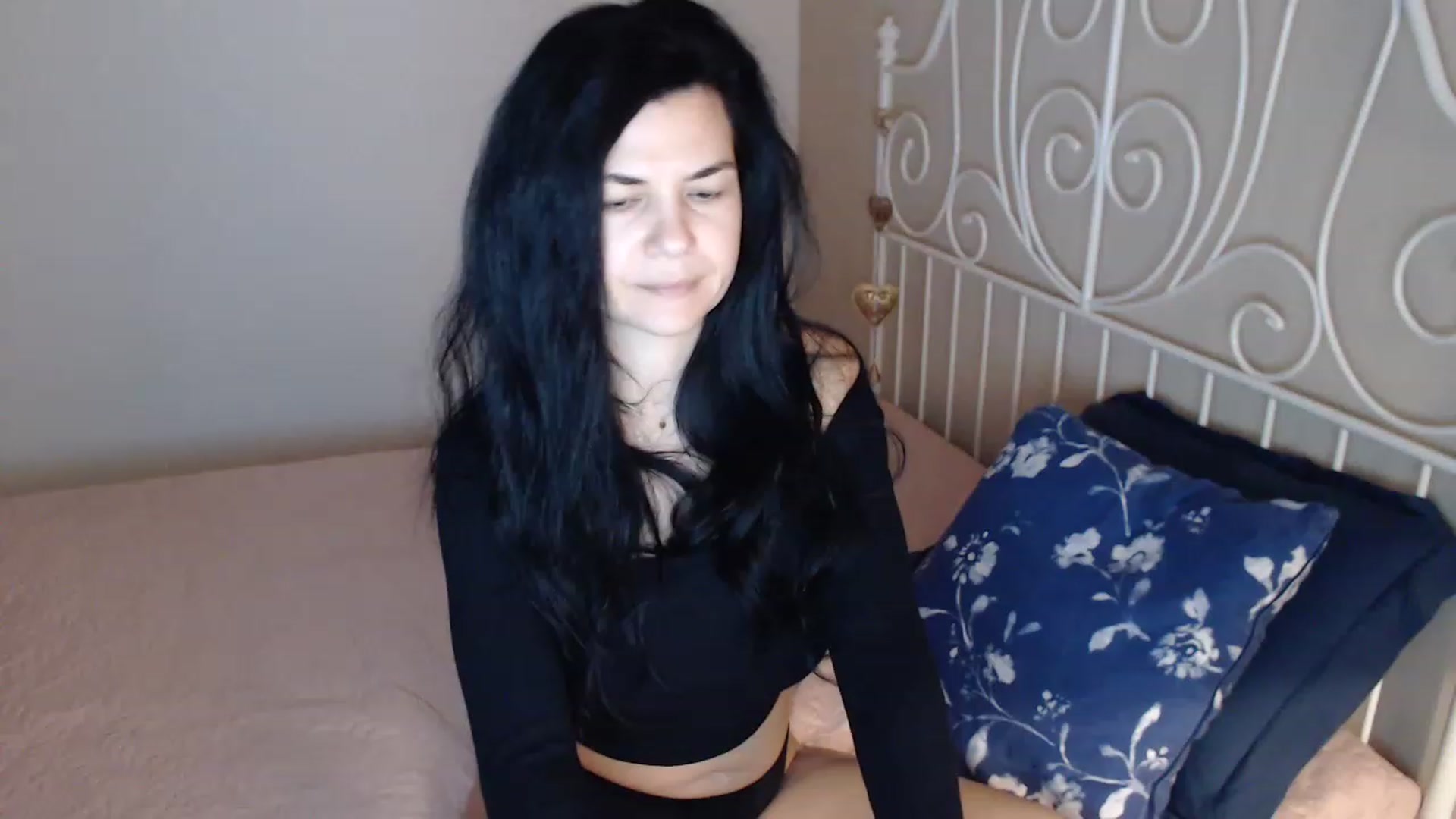 Gallery image thumbnail from Darkella's myfreecams stream on, 04/03/2023, 22:59 image 14 of 20
