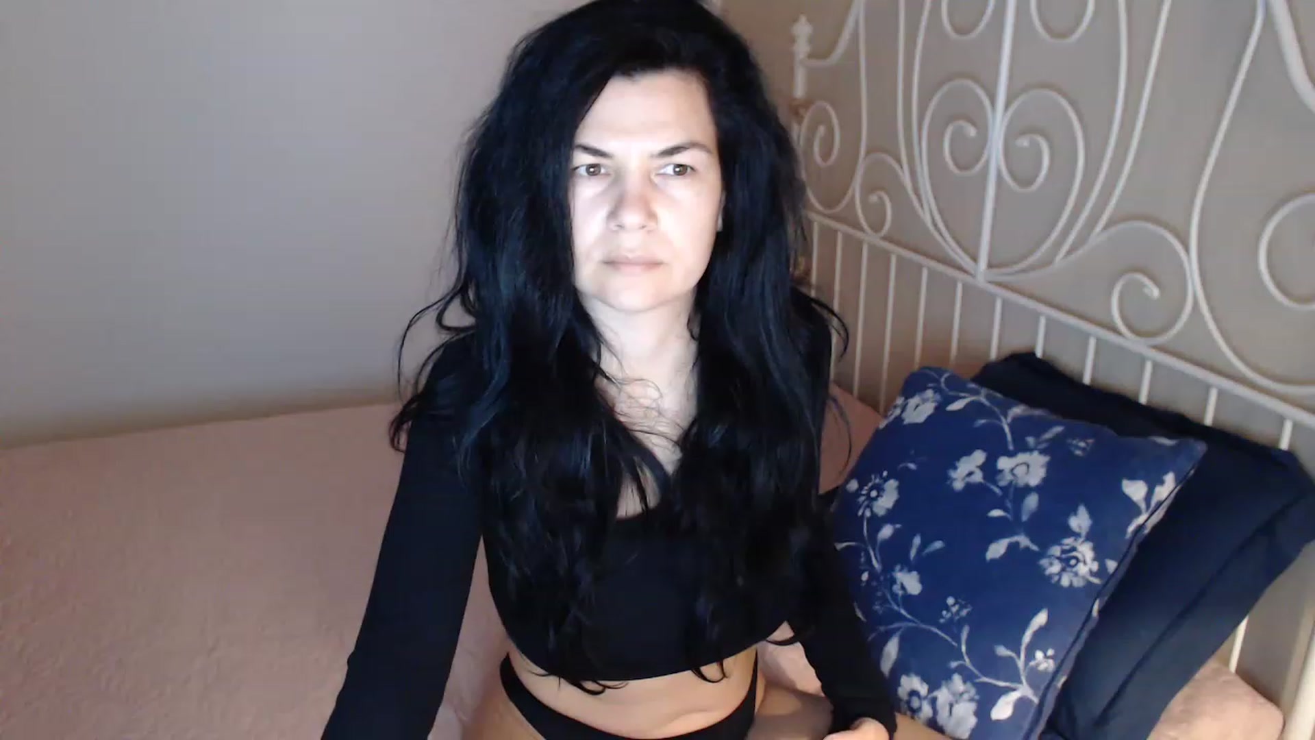 Gallery image thumbnail from Darkella's myfreecams stream on, 04/03/2023, 22:59 image 3 of 20
