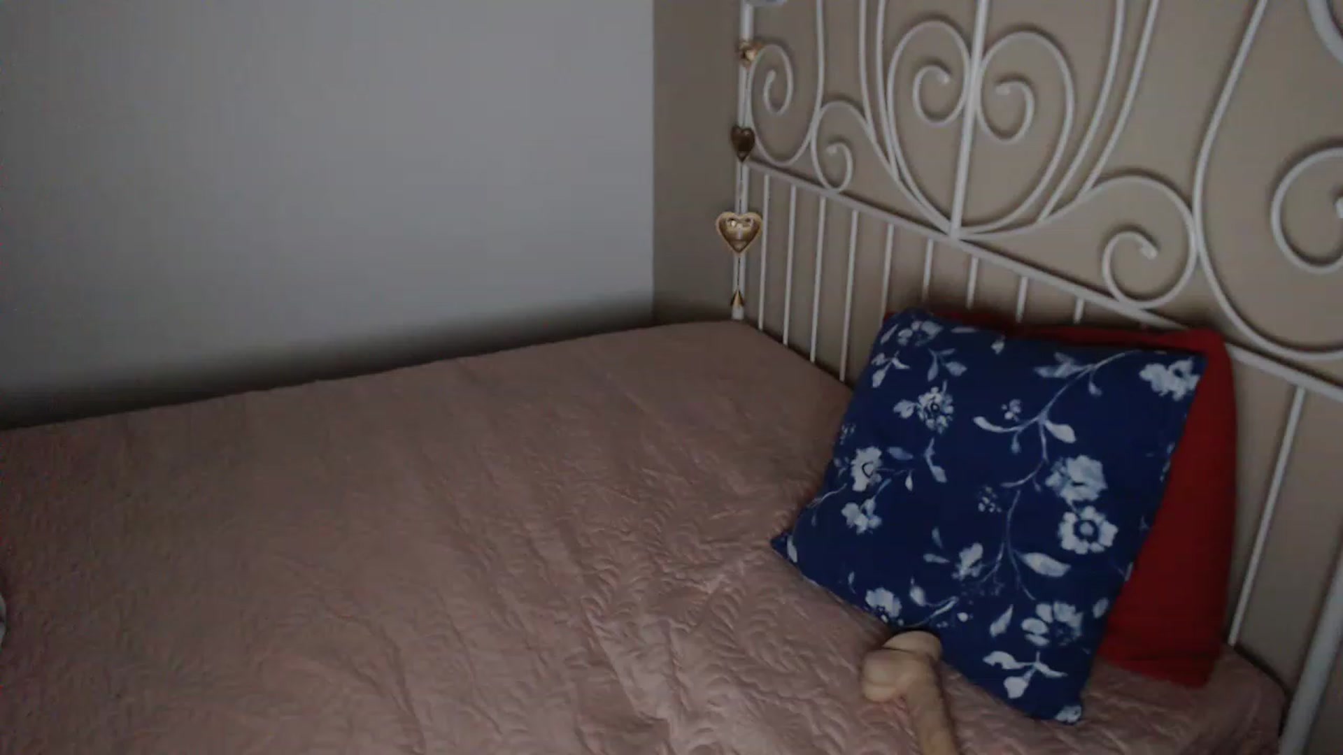 Gallery image thumbnail from Darkella's myfreecams stream on, 04/07/2023, 23:38 image 7 of 20