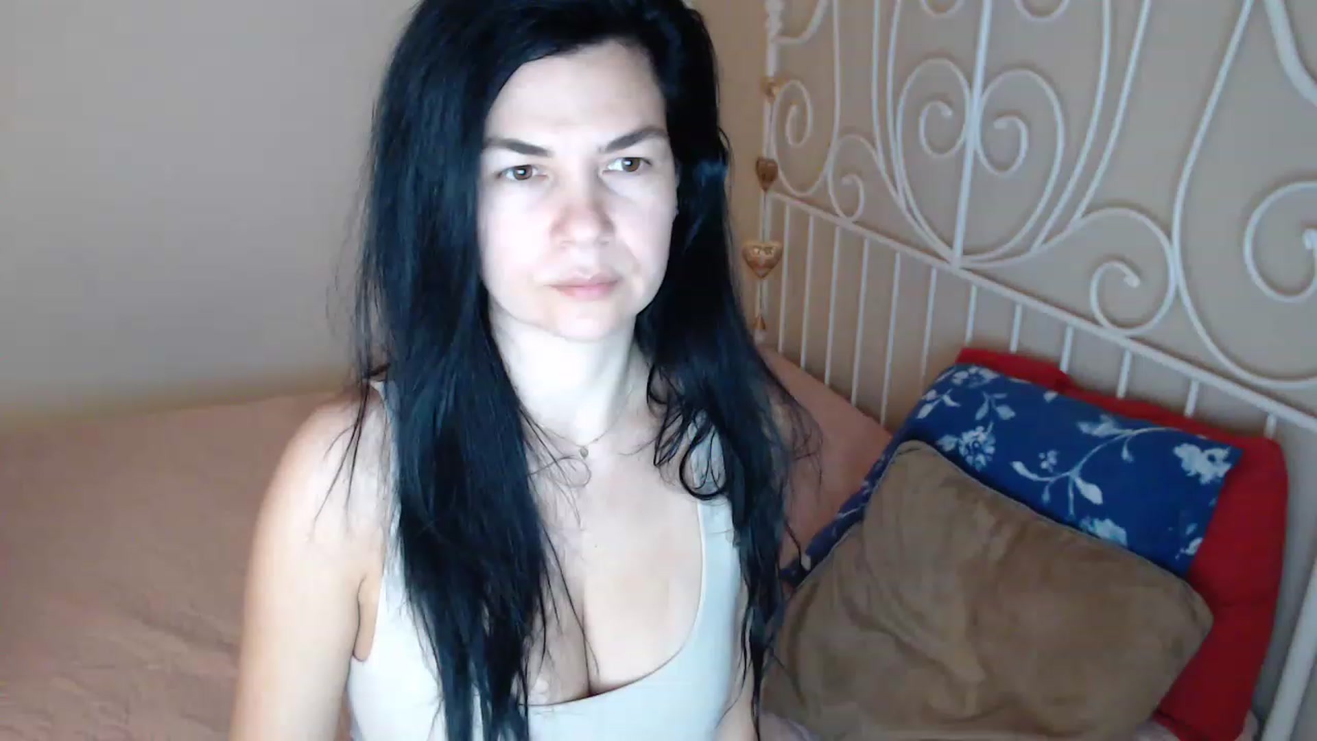 Gallery image thumbnail from Darkella's myfreecams stream on, 04/09/2023, 24:25 image 8 of 20