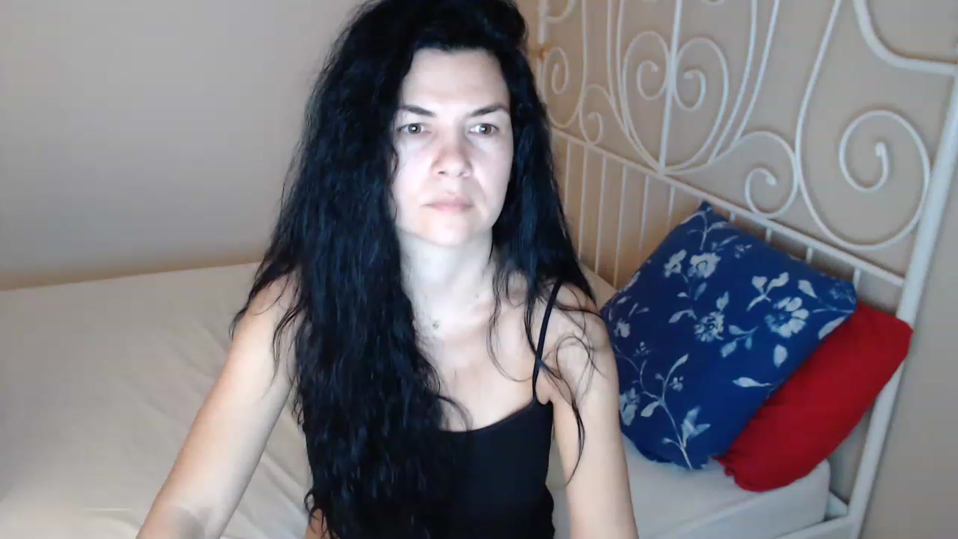 Gallery image thumbnail from Darkella's myfreecams stream on, 04/10/2023, 24:02 image 6 of 20