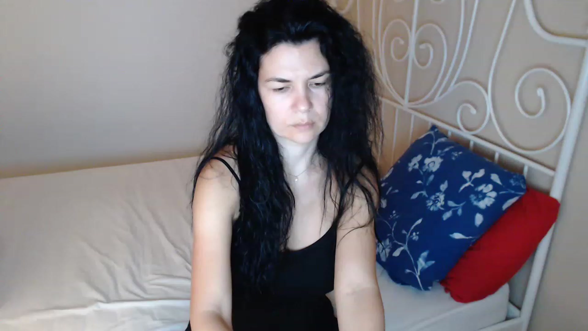 Gallery image thumbnail from Darkella's myfreecams stream on, 04/10/2023, 24:02 image 13 of 20