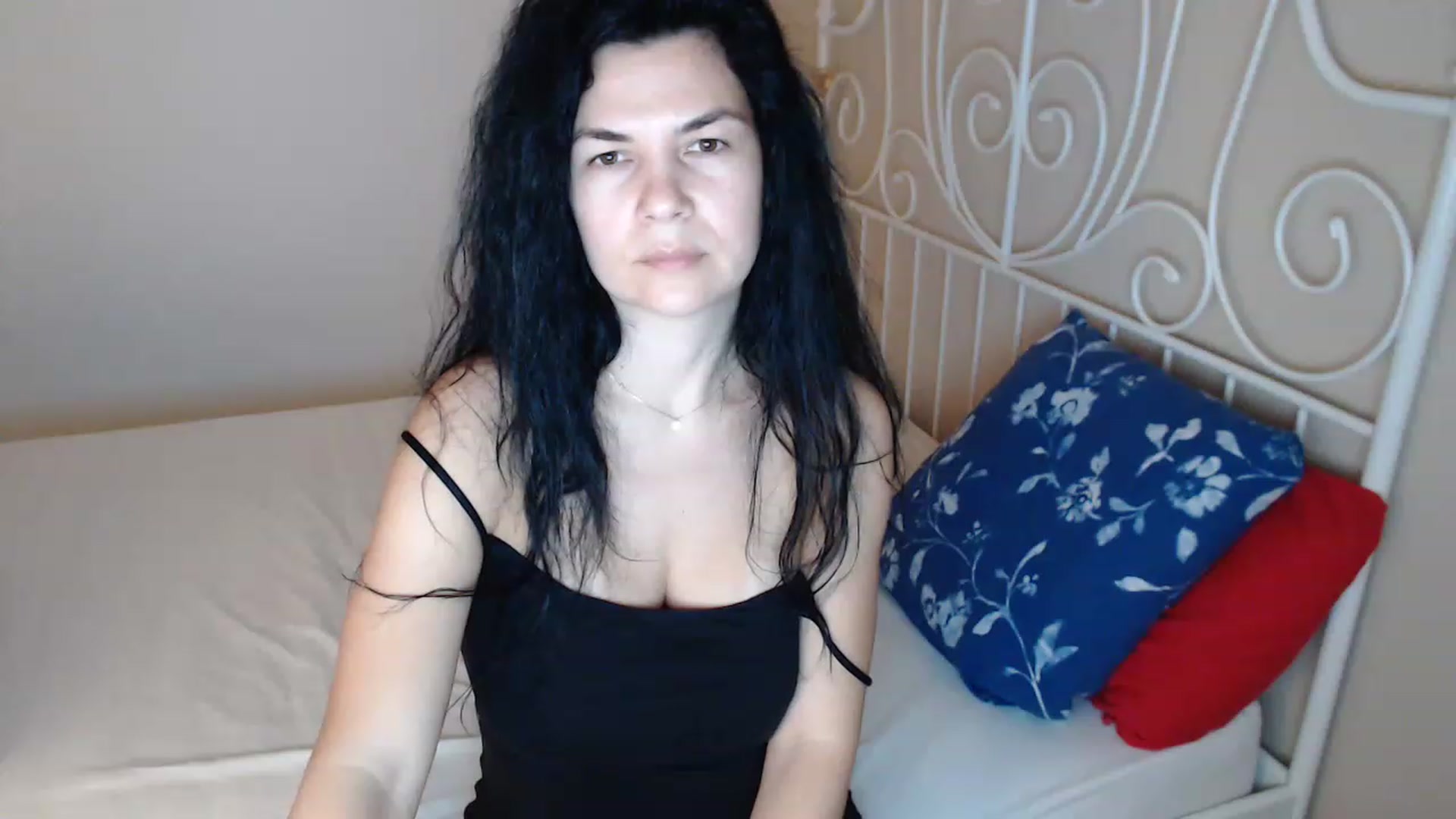 Gallery image thumbnail from Darkella's myfreecams stream on, 04/10/2023, 24:02 image 15 of 20