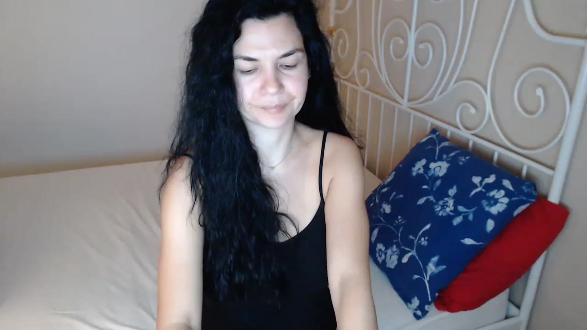 Gallery image thumbnail from Darkella's myfreecams stream on, 04/10/2023, 24:02 image 4 of 20