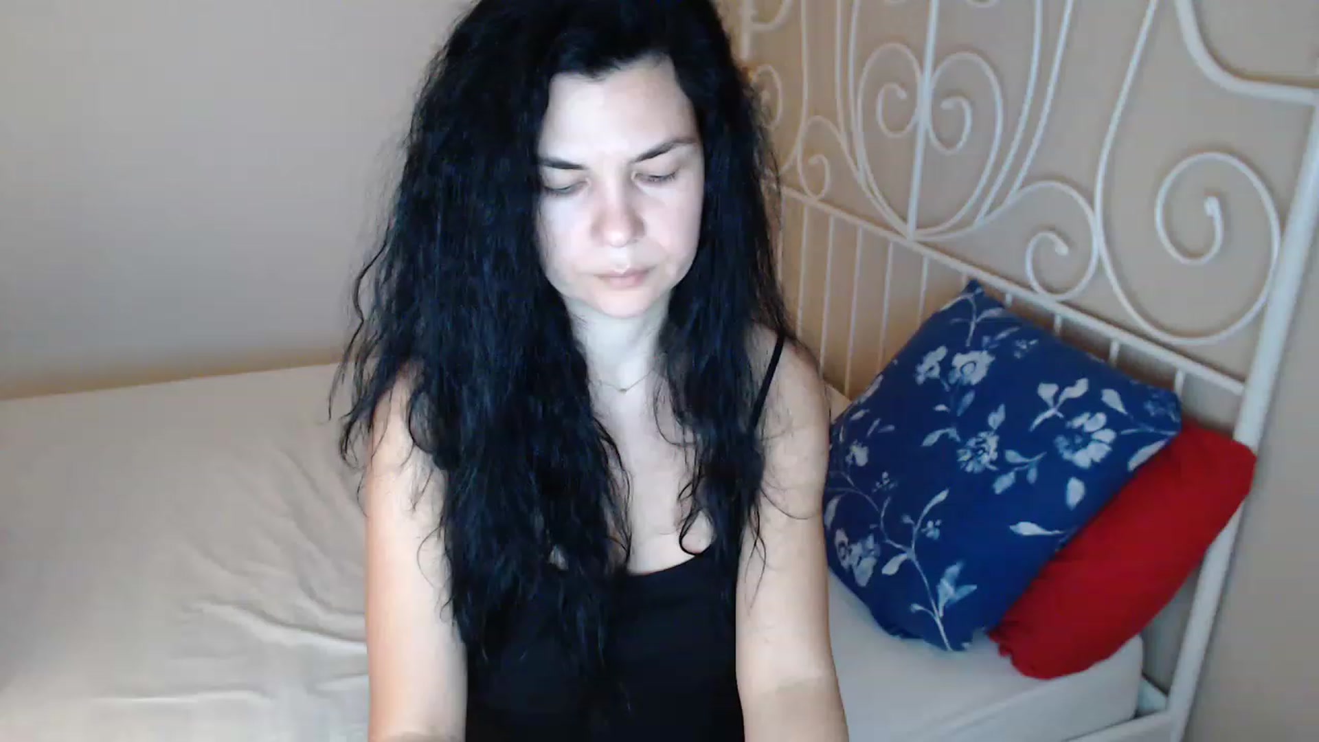 Gallery image thumbnail from Darkella's myfreecams stream on, 04/10/2023, 24:02 image 11 of 20