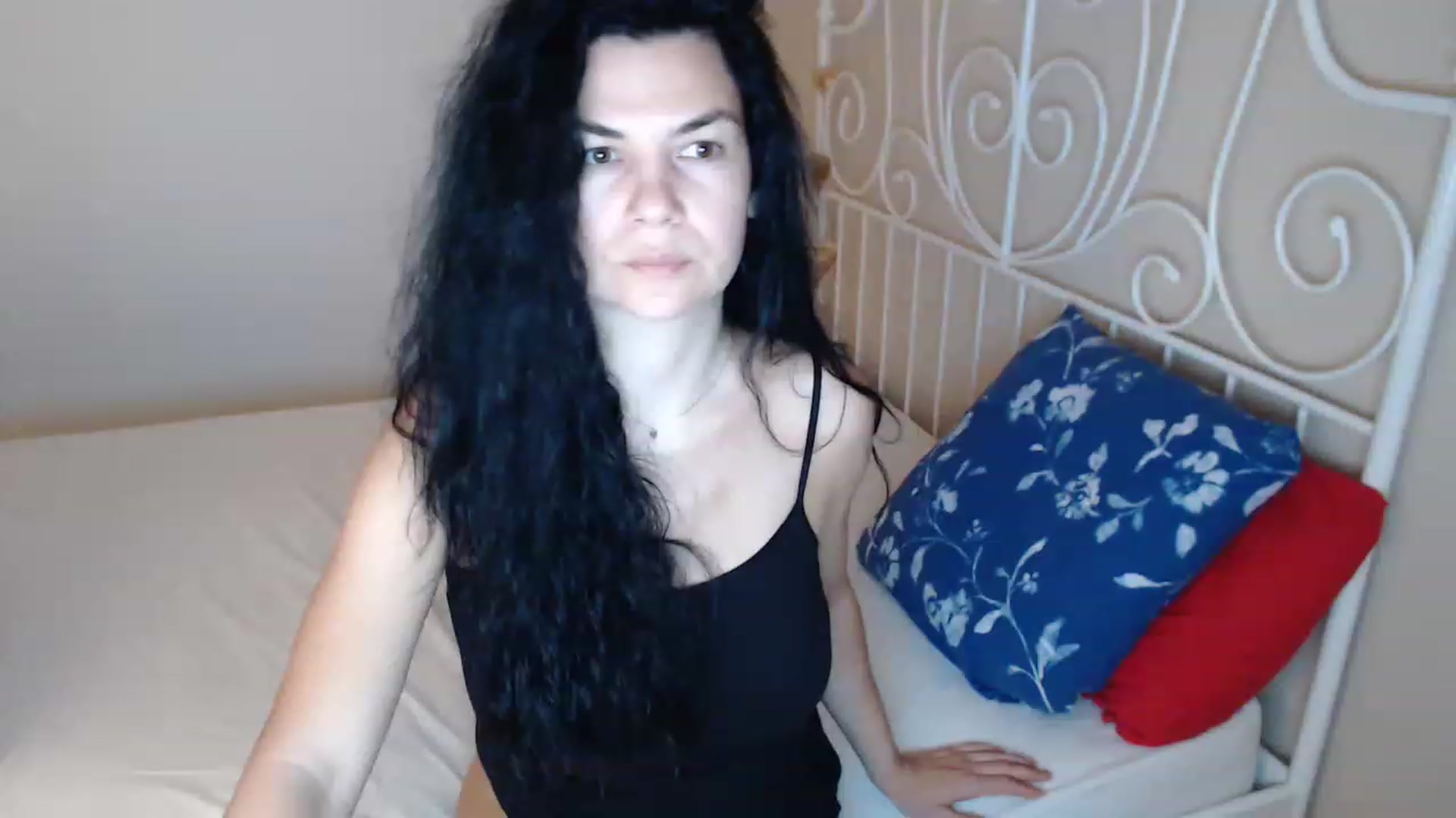Gallery image thumbnail from Darkella's myfreecams stream on, 04/10/2023, 24:02 image 5 of 20