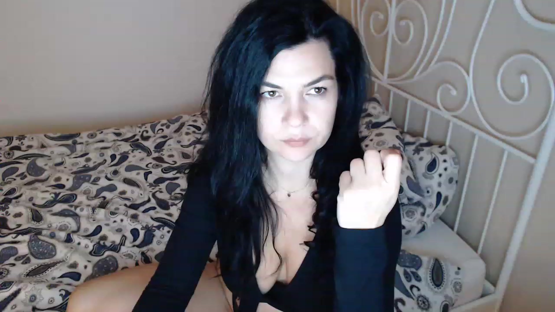 Gallery image thumbnail from Darkella's myfreecams stream on, 04/18/2023, 23:25 image 12 of 20