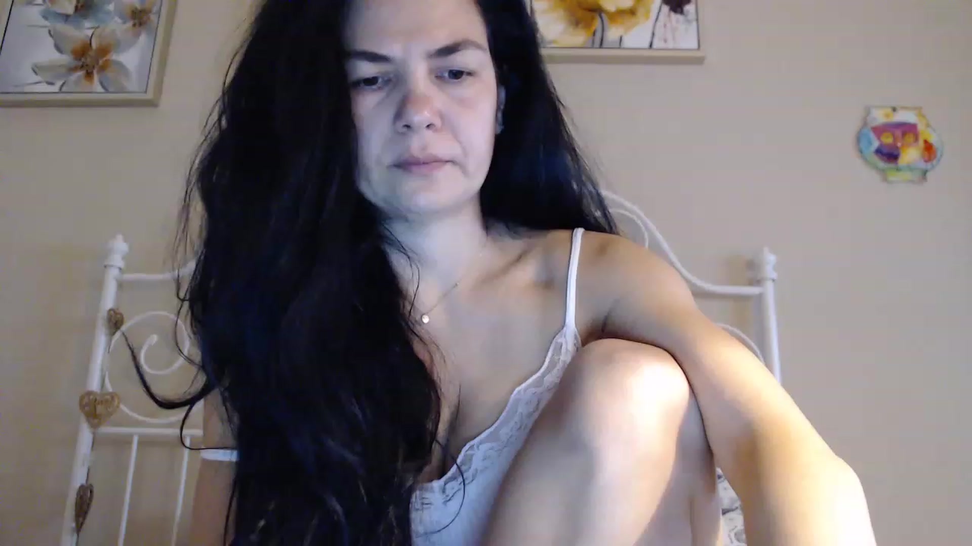 Gallery image thumbnail from Darkella's myfreecams stream on, 04/21/2023, 23:48 image 1 of 20