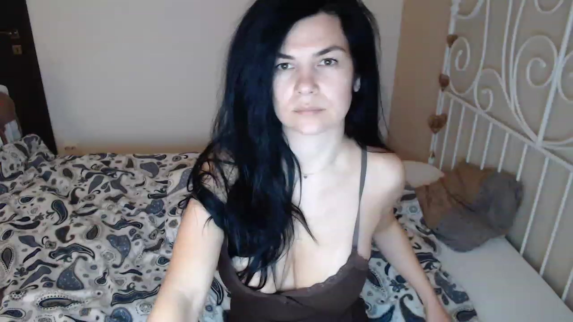 Gallery image thumbnail from Darkella's myfreecams stream on, 04/28/2023, 24:04 image 4 of 20