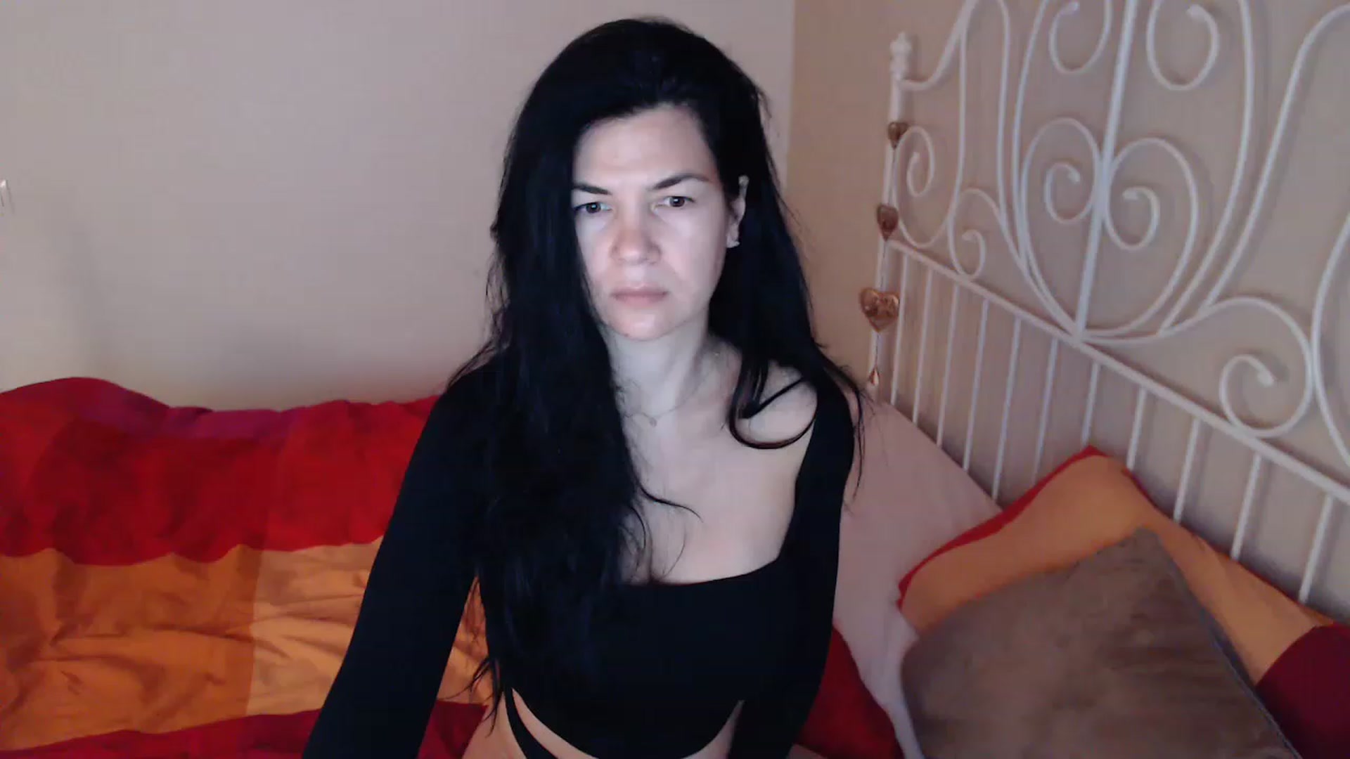 Gallery image thumbnail from Darkella's myfreecams stream on, 05/03/2023, 22:56 image 2 of 20